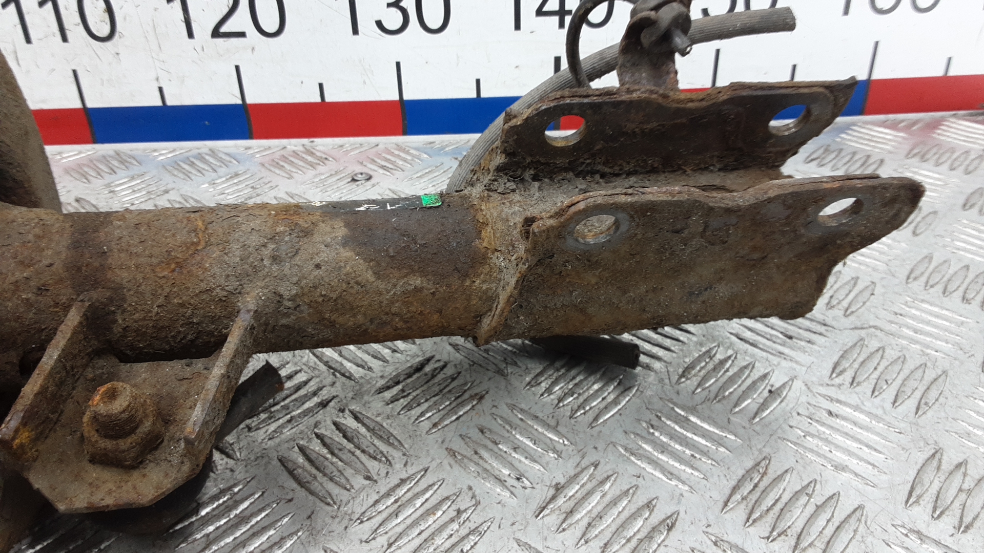 Амортизатор передний правый