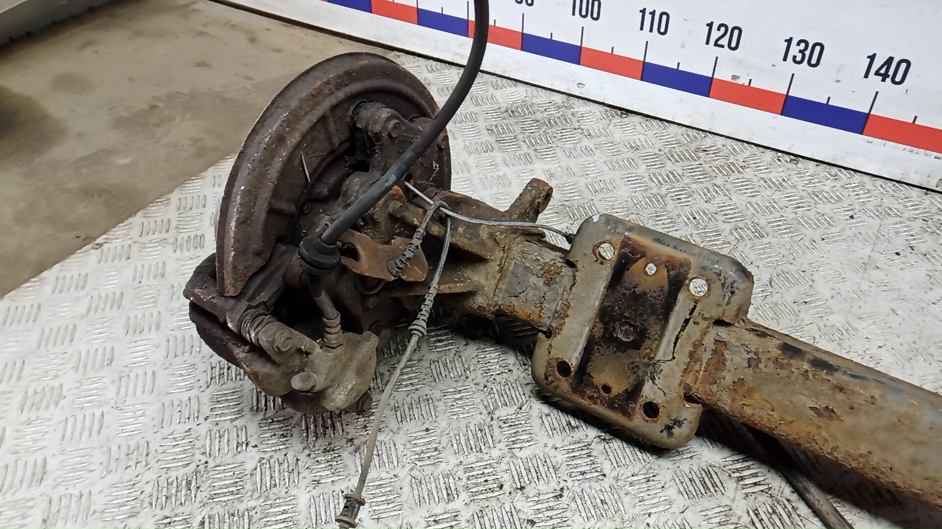 Балка задняя