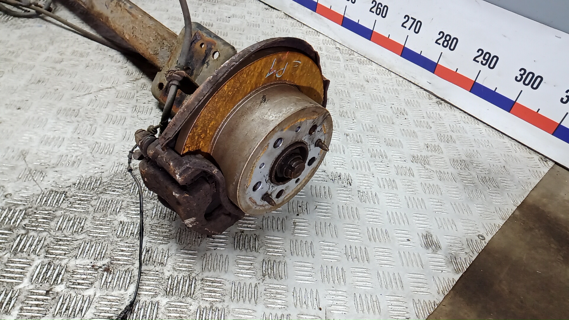 Балка задняя