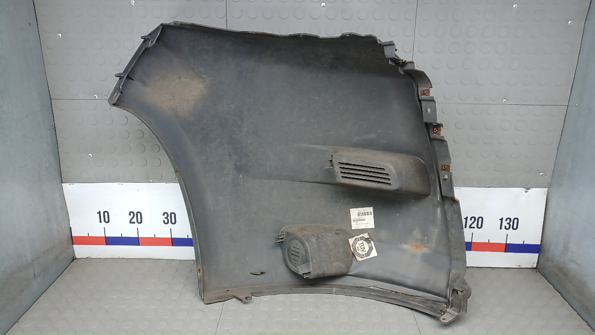 Накладка переднего бампера левая