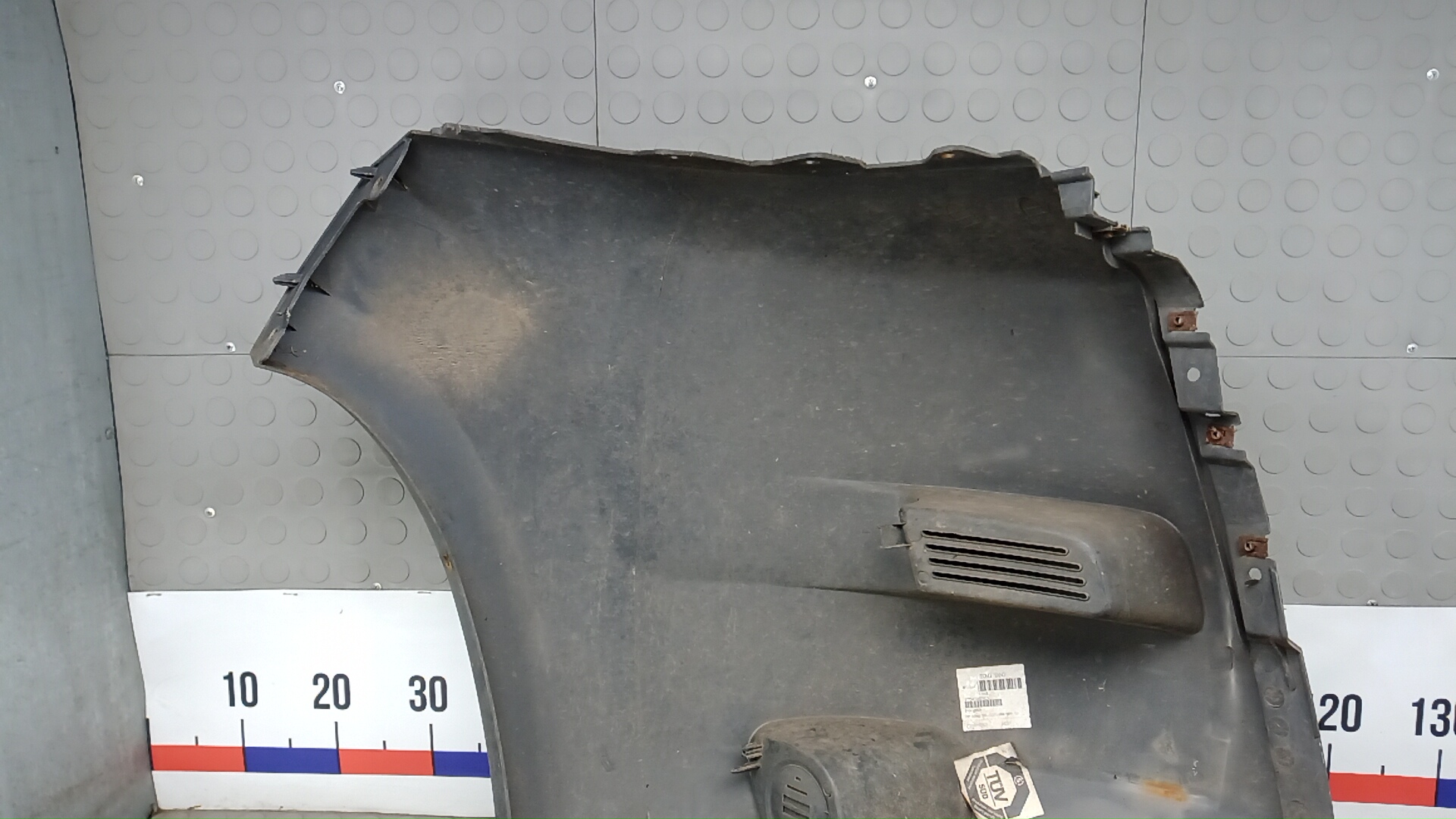 Накладка переднего бампера левая