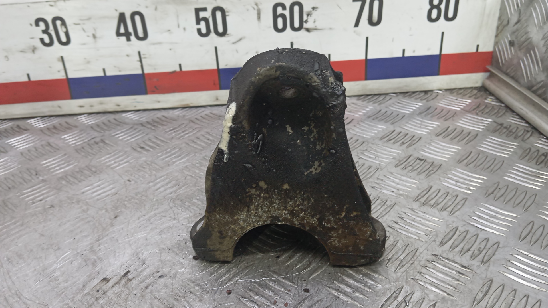 Кронштейн двигателя