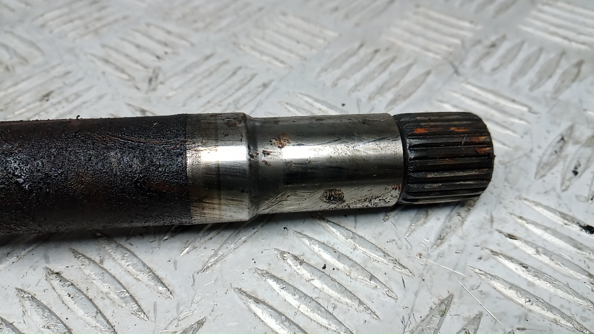 Полуось передняя правая