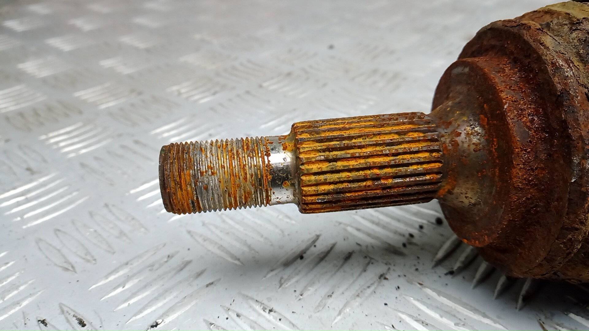 Полуось передняя правая