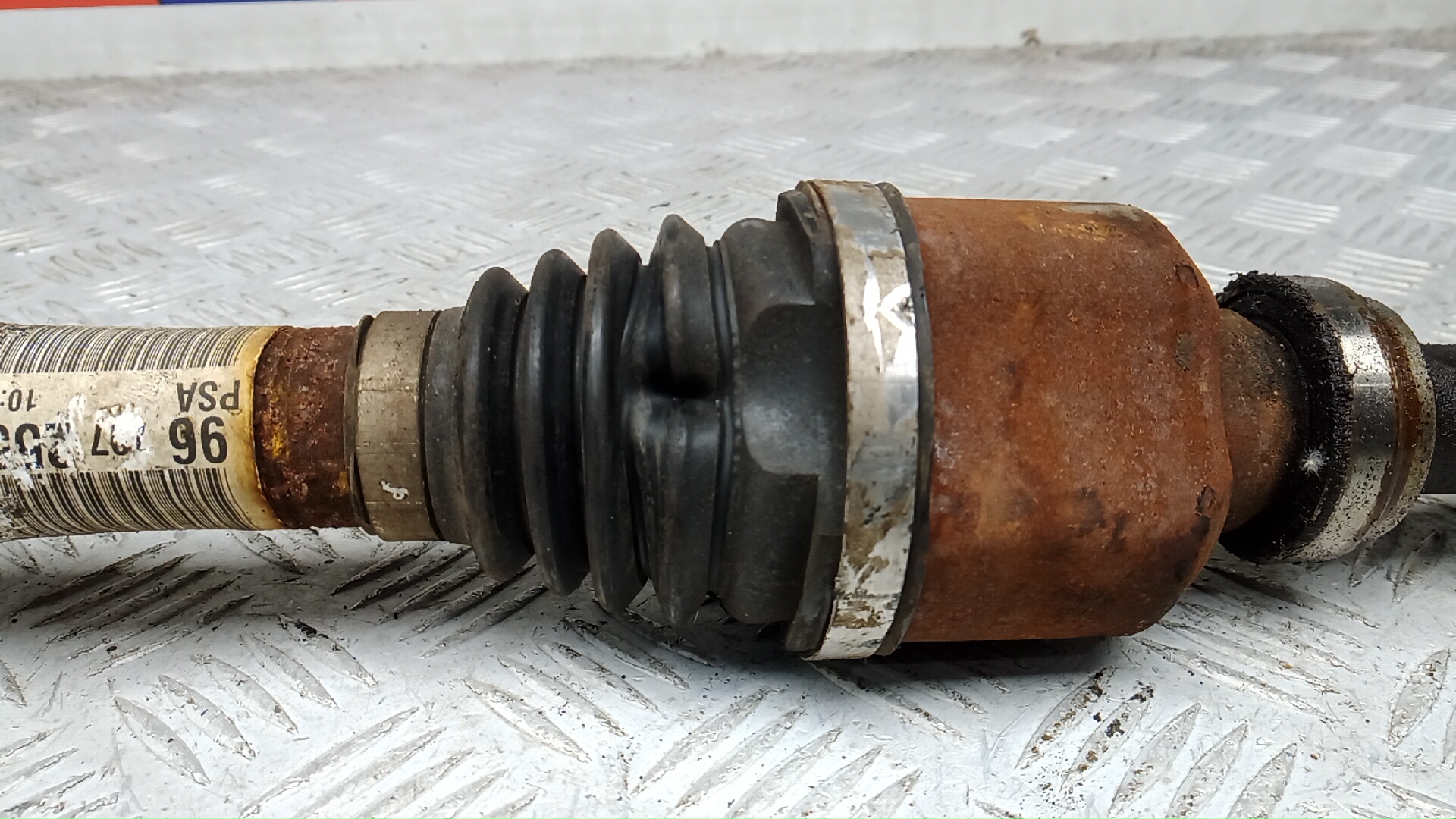 Полуось передняя правая