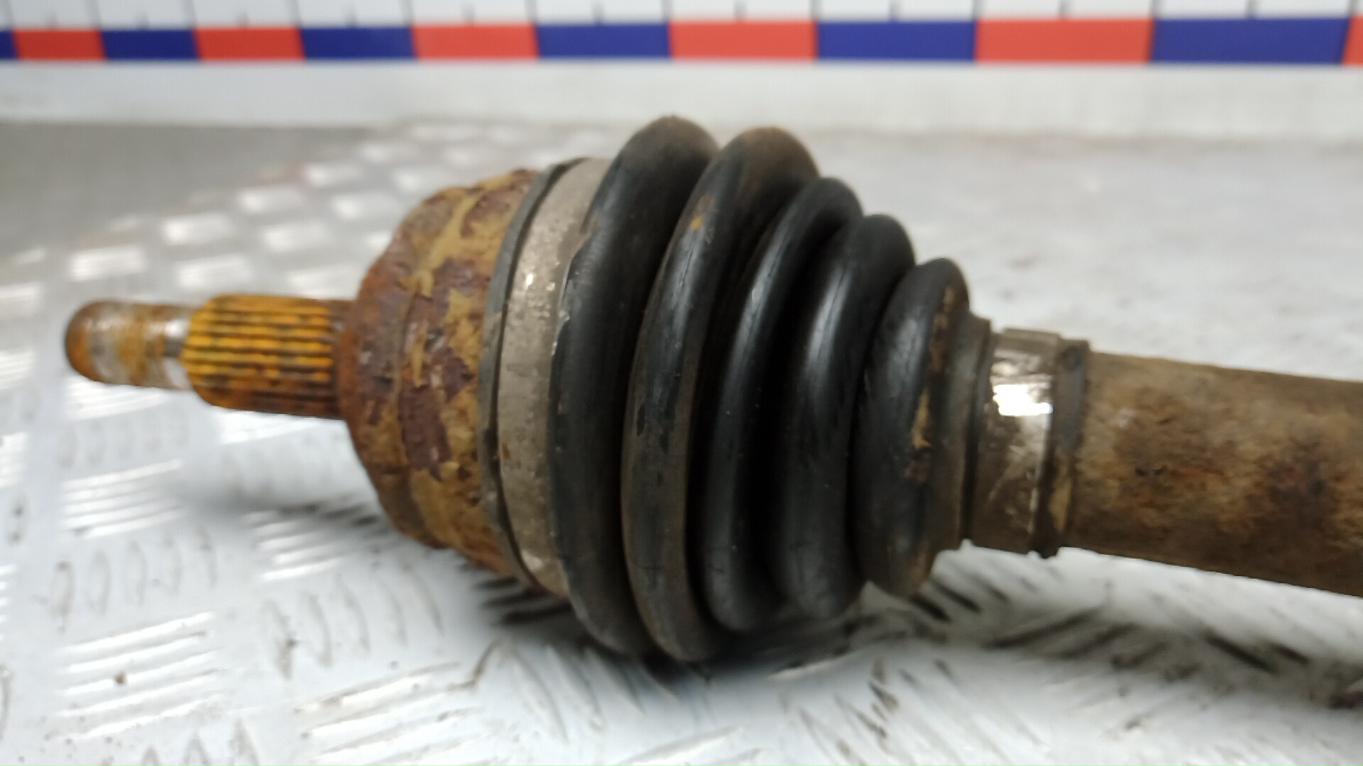 Полуось передняя правая