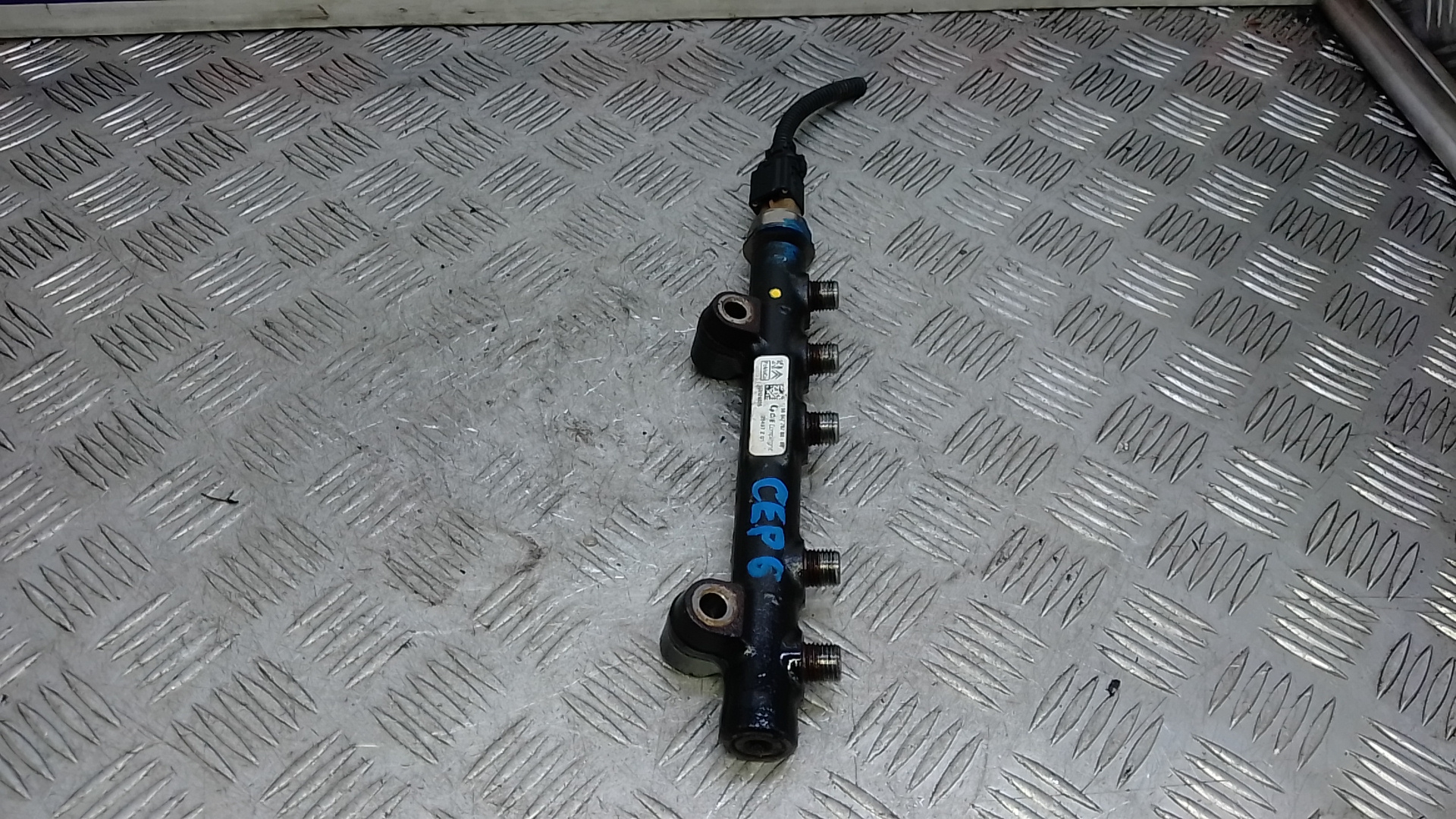 Рейка топливная (рампа)