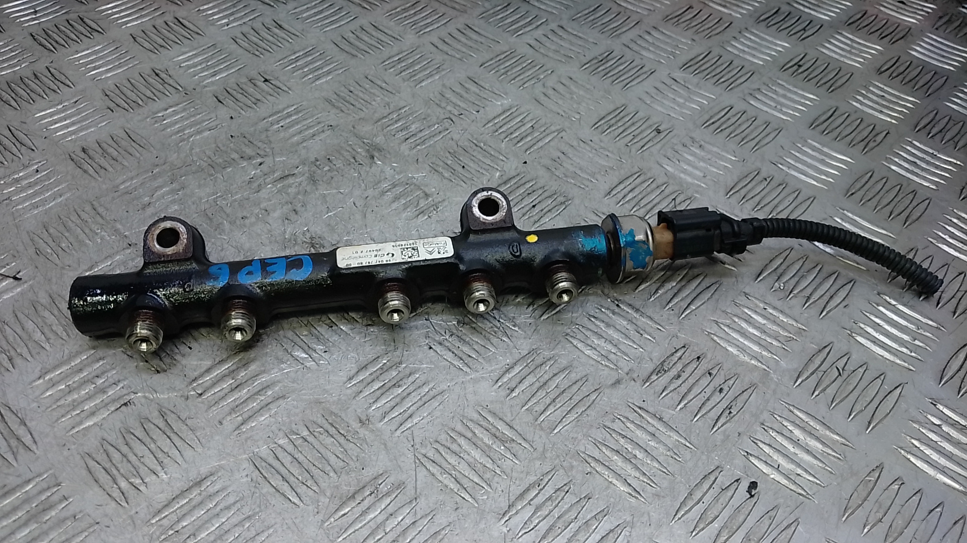 Рейка топливная (рампа)