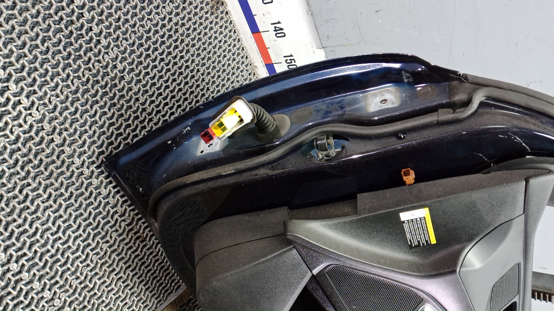 Дверь передняя правая