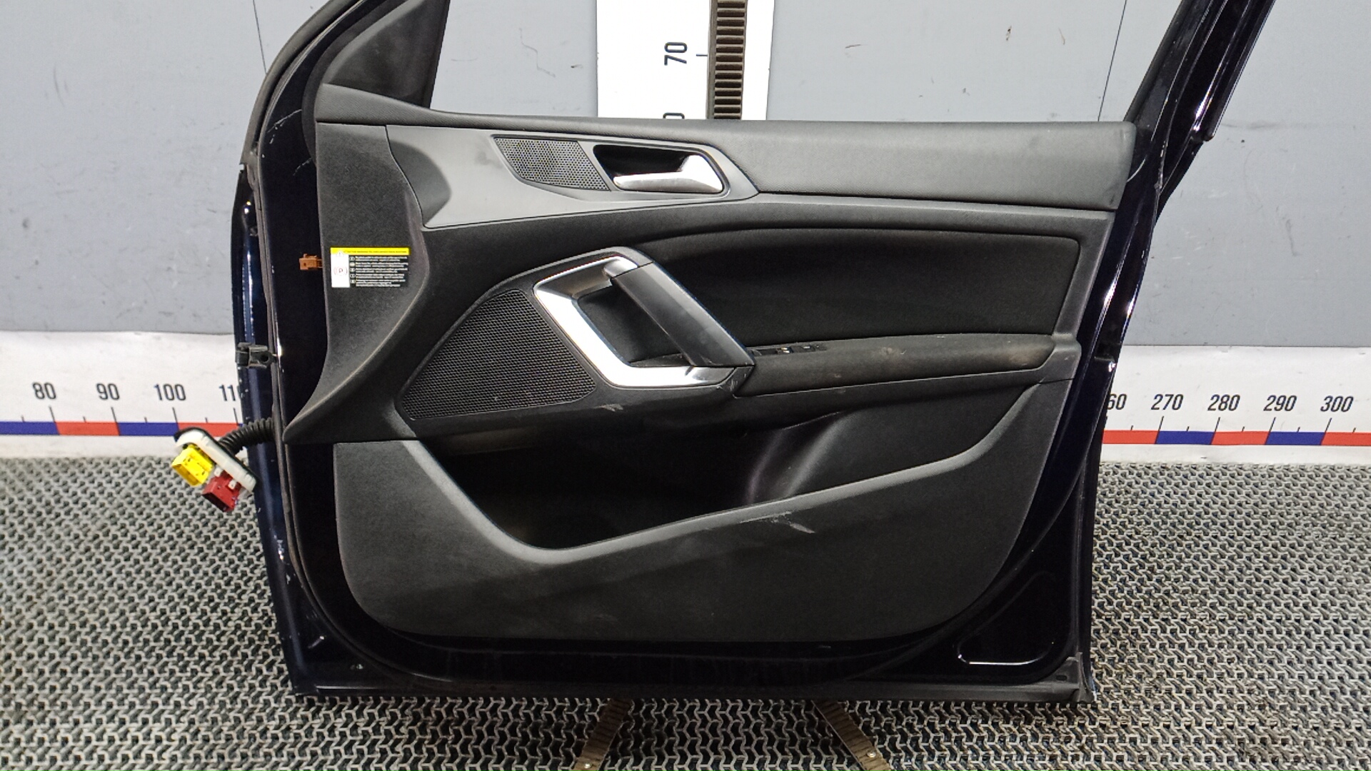 Дверь передняя правая