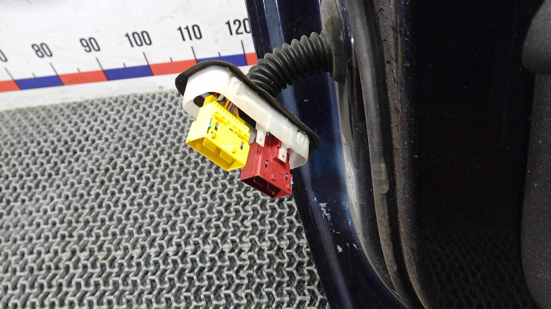 Дверь передняя правая