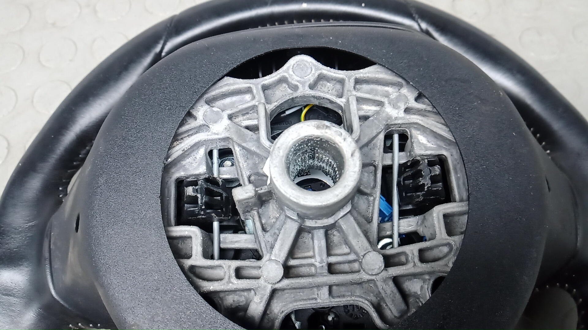 Рулевое колесо (руль)