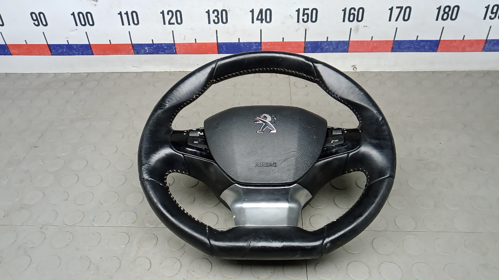 Рулевое колесо (руль)