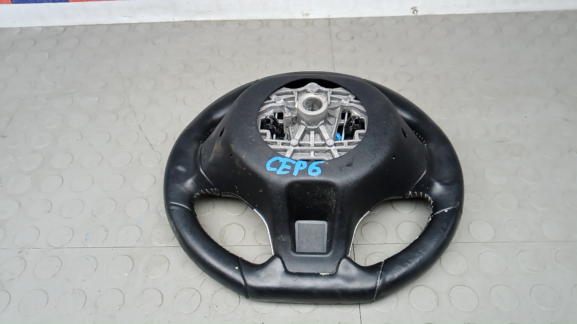 Рулевое колесо (руль)