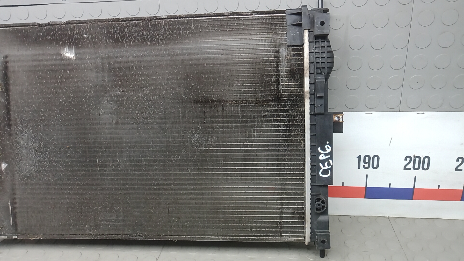 Радиатор охлаждения двигателя основной