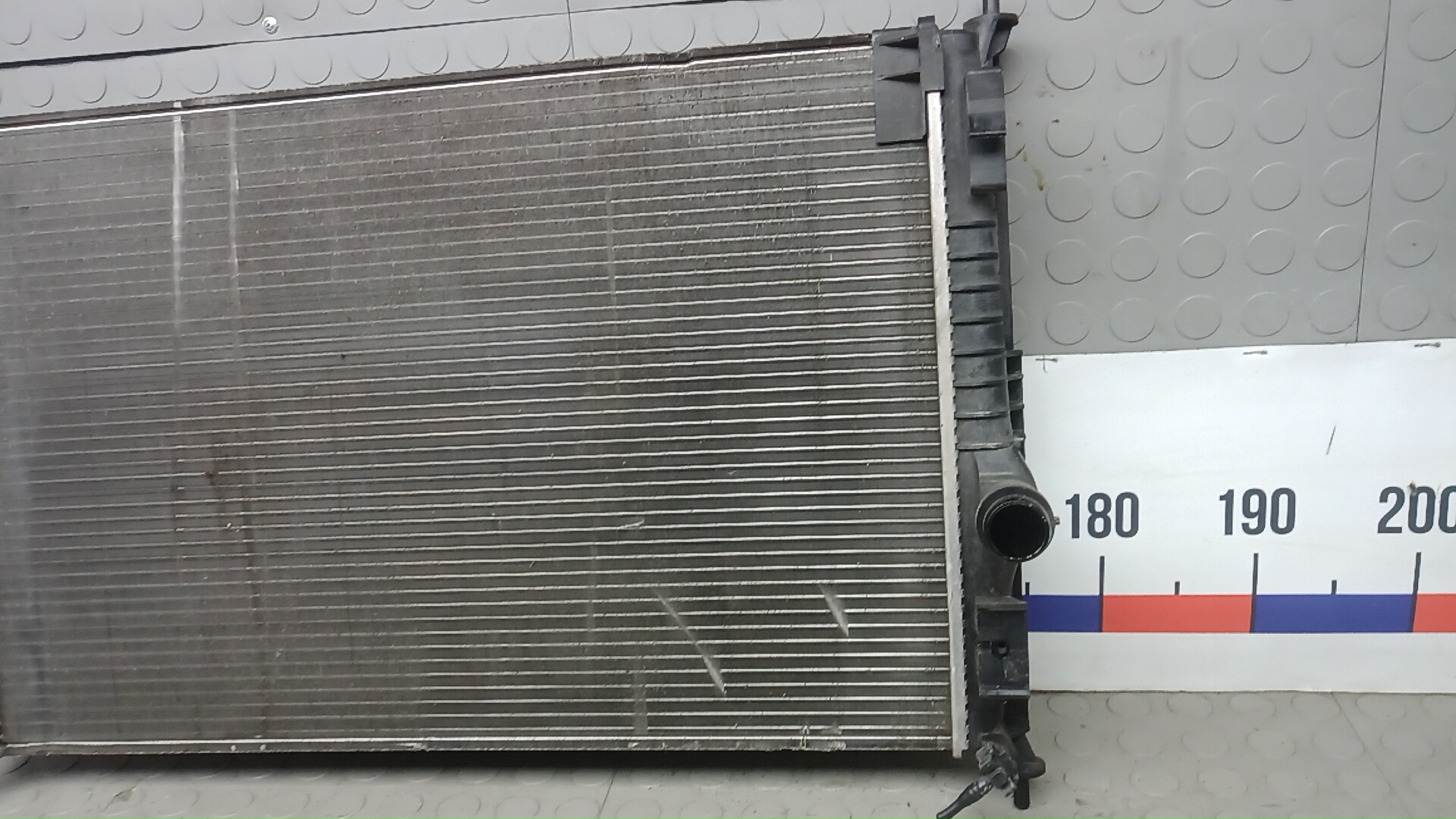 Радиатор охлаждения двигателя основной