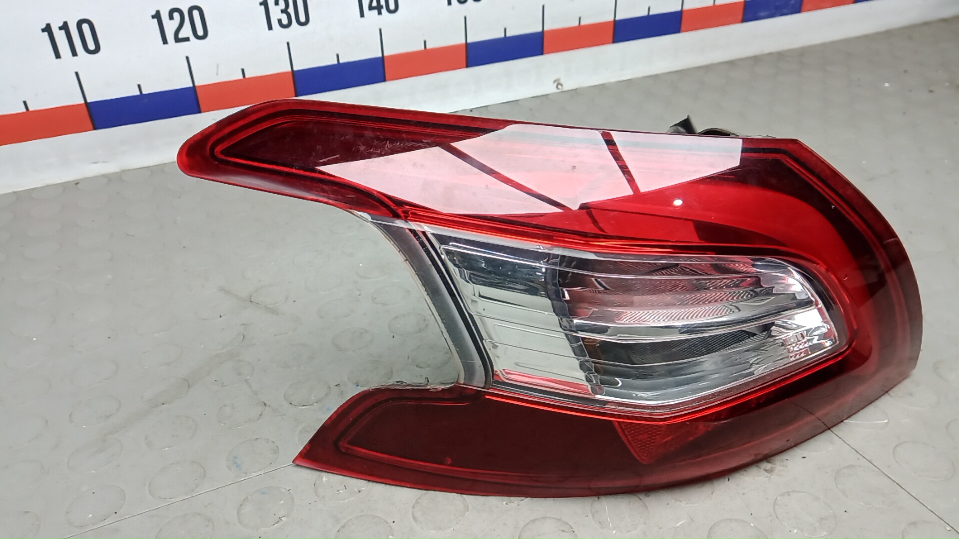 Фонарь задний левый