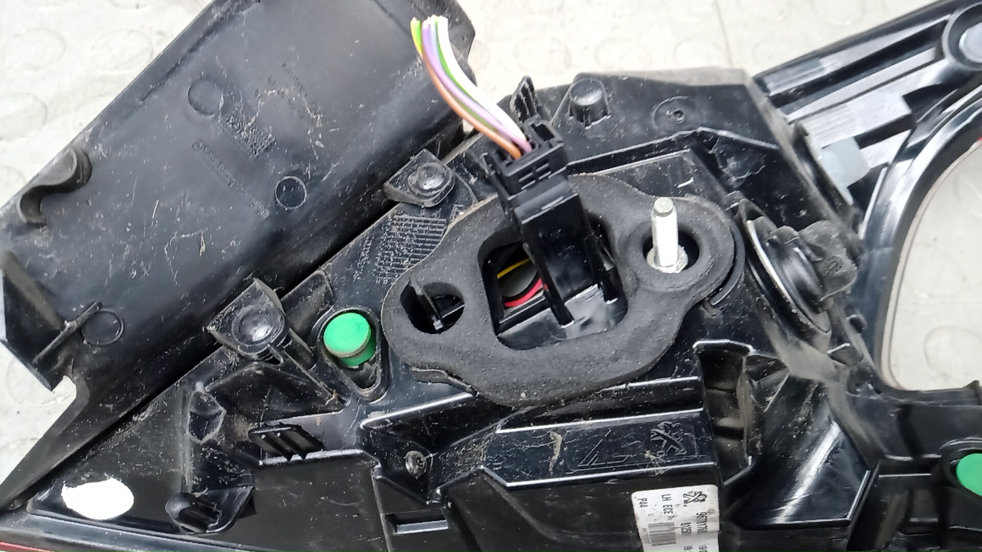 Фонарь задний левый