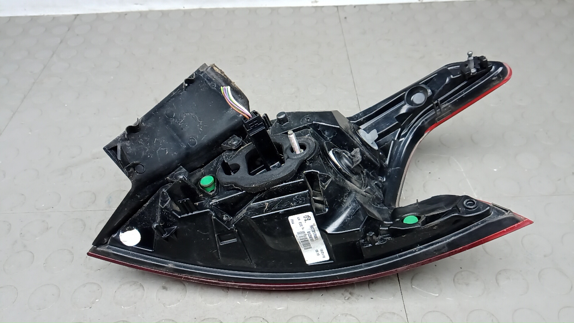 Фонарь задний левый