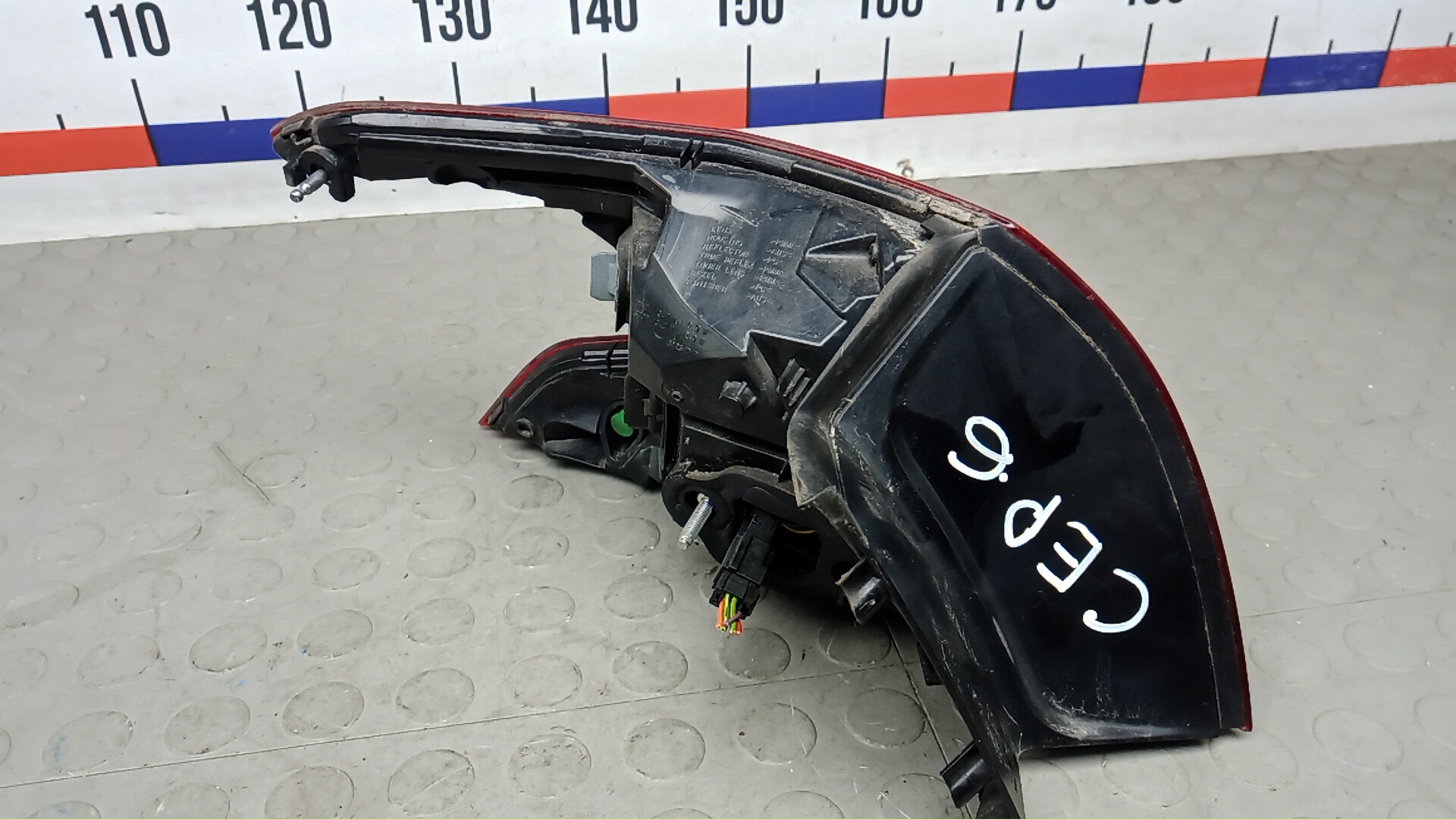 Фонарь задний правый