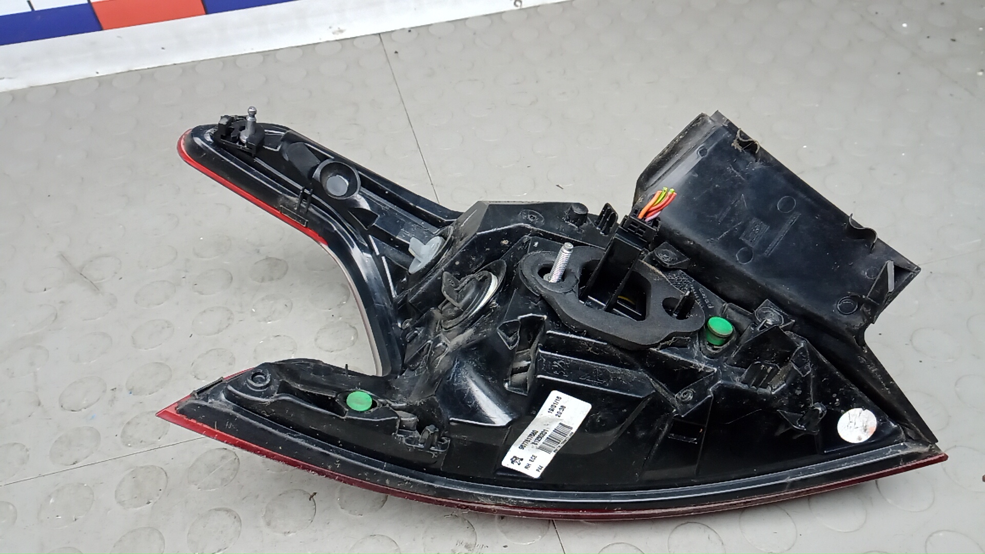 Фонарь задний правый