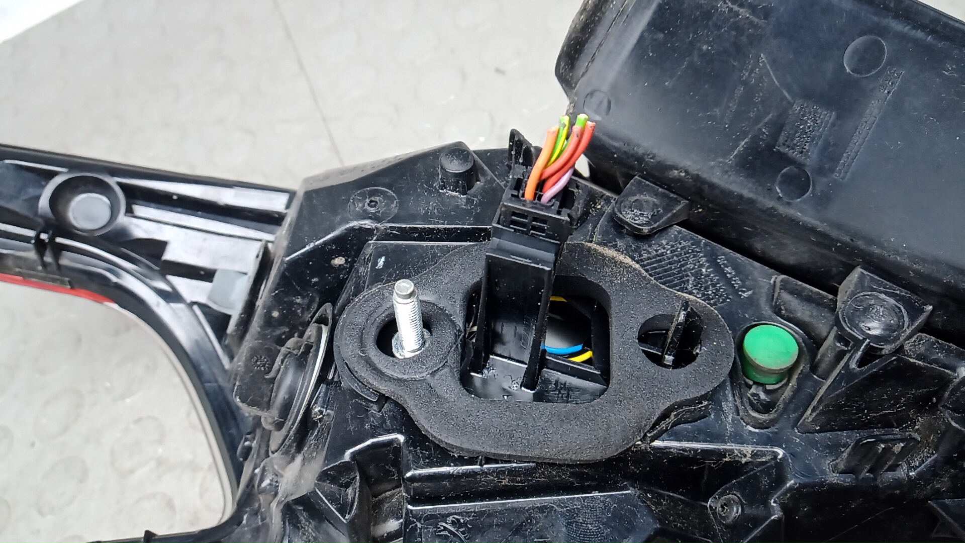 Фонарь задний правый