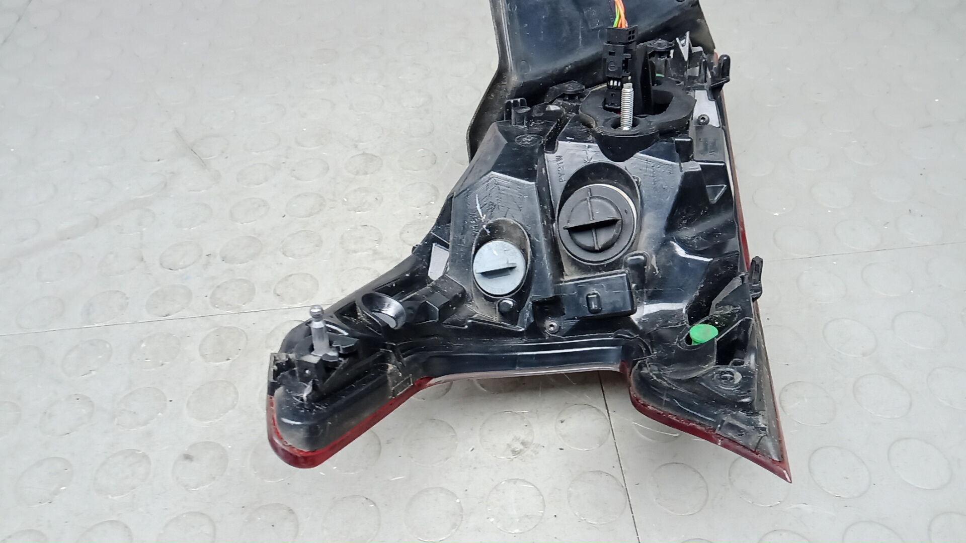 Фонарь задний правый