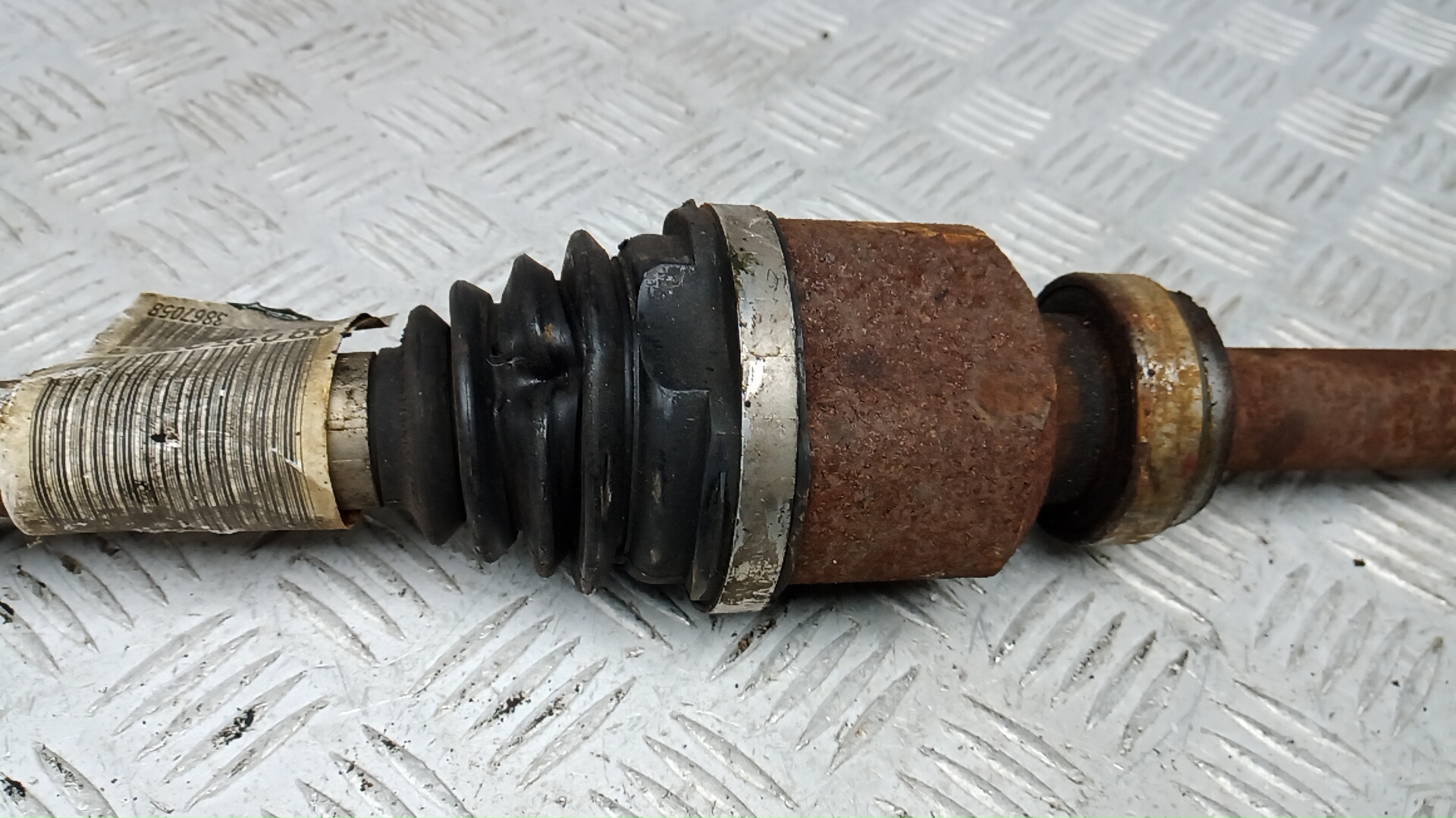 Полуось передняя правая