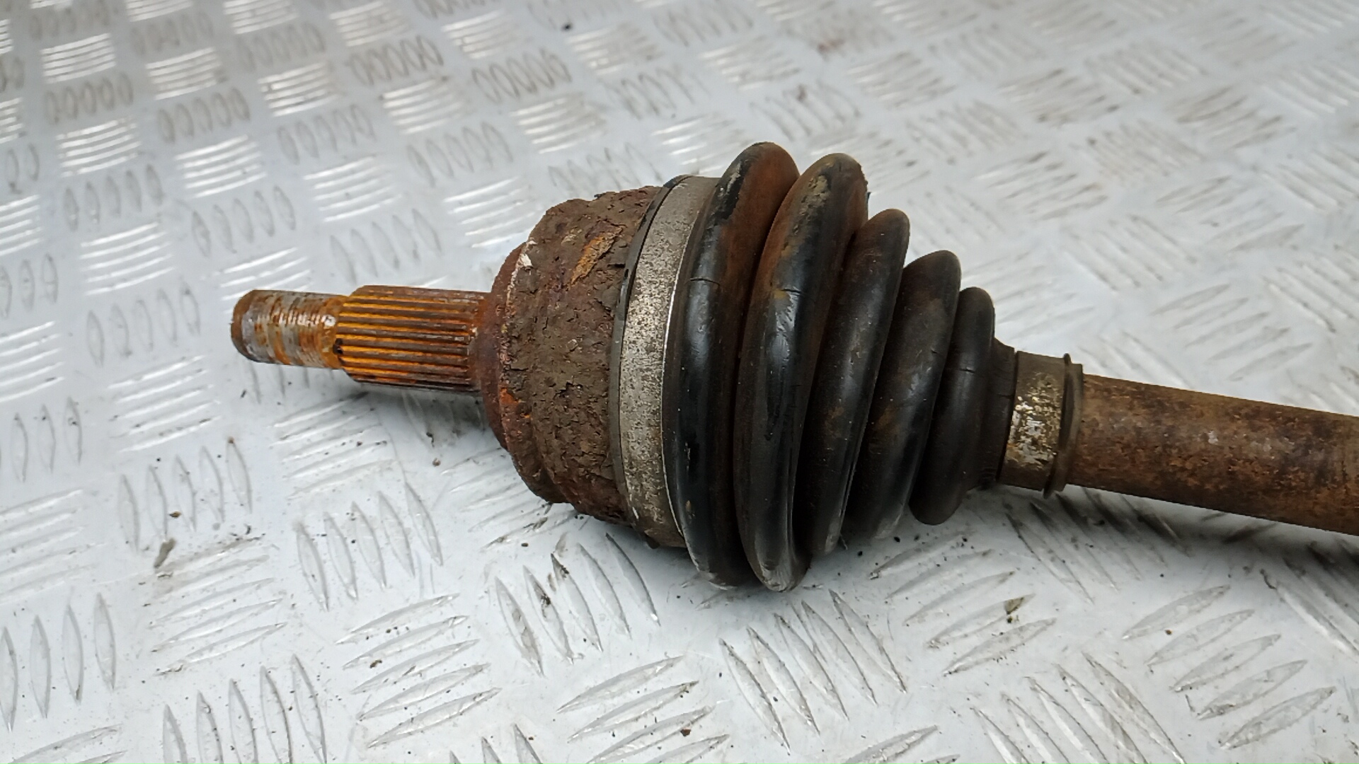 Полуось передняя правая