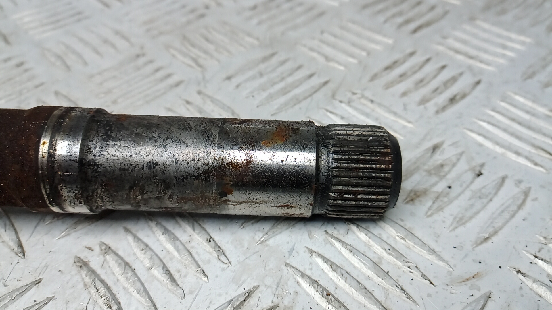 Полуось передняя правая