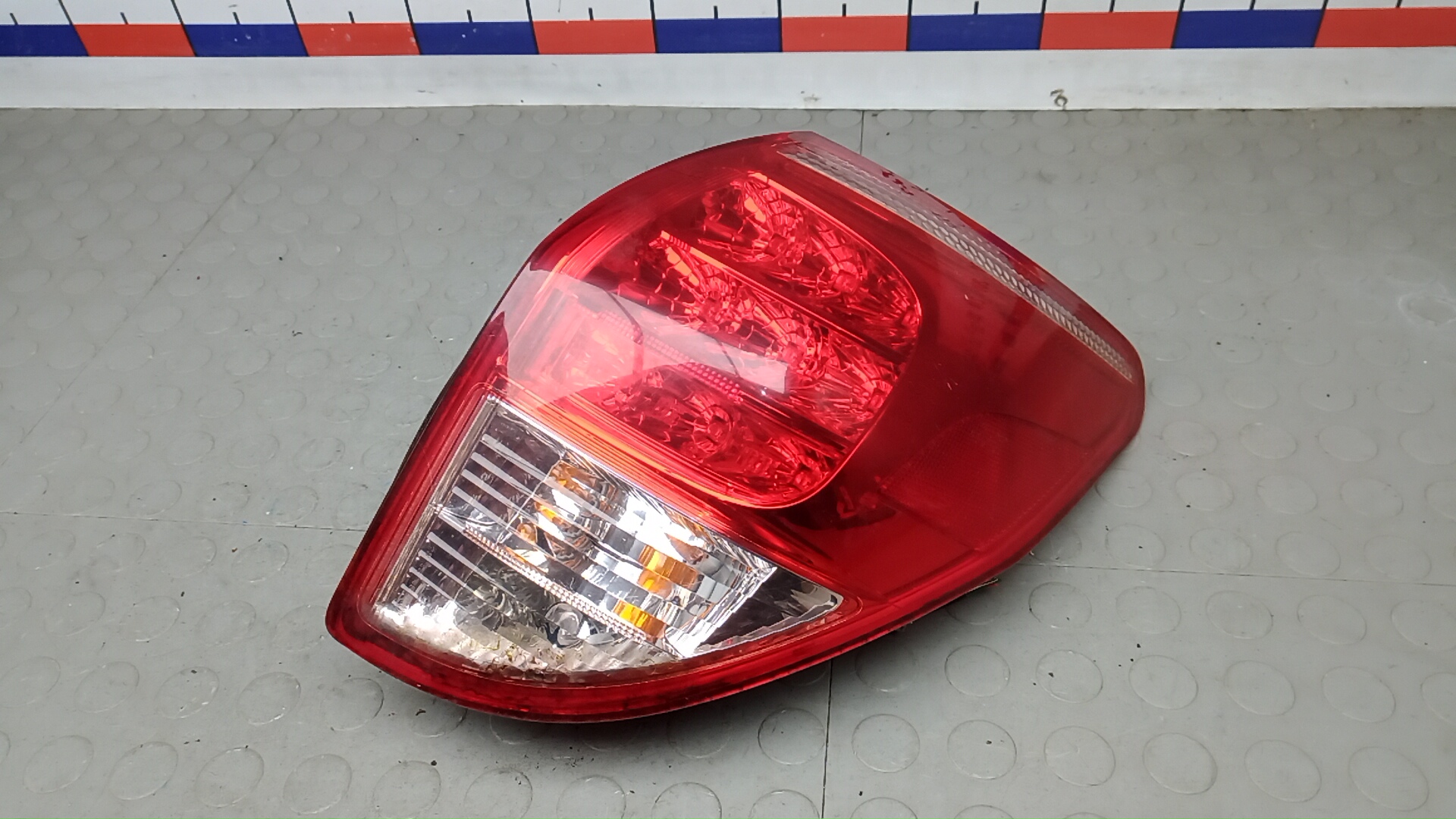 Фонарь задний правый