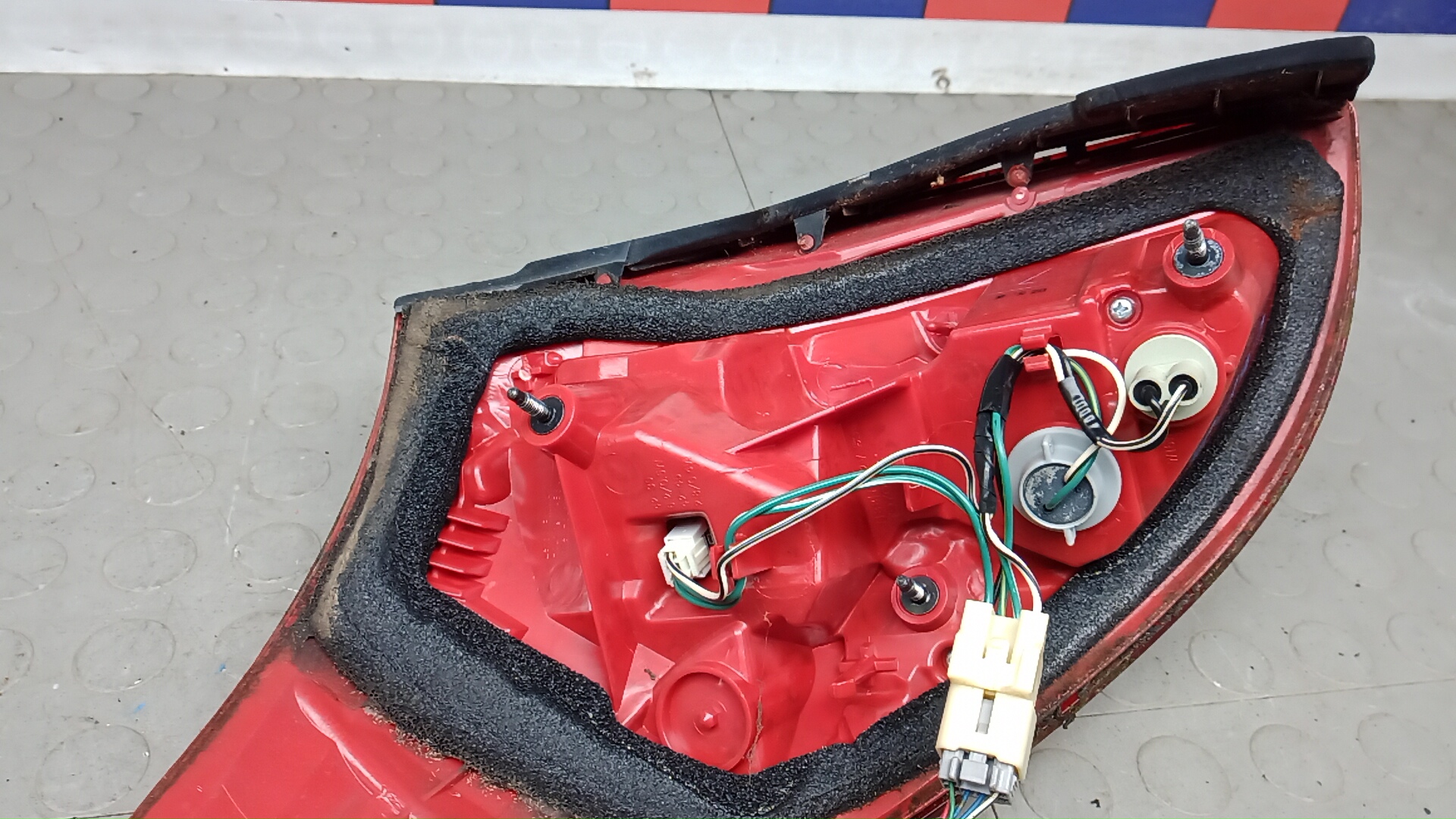 Фонарь задний правый