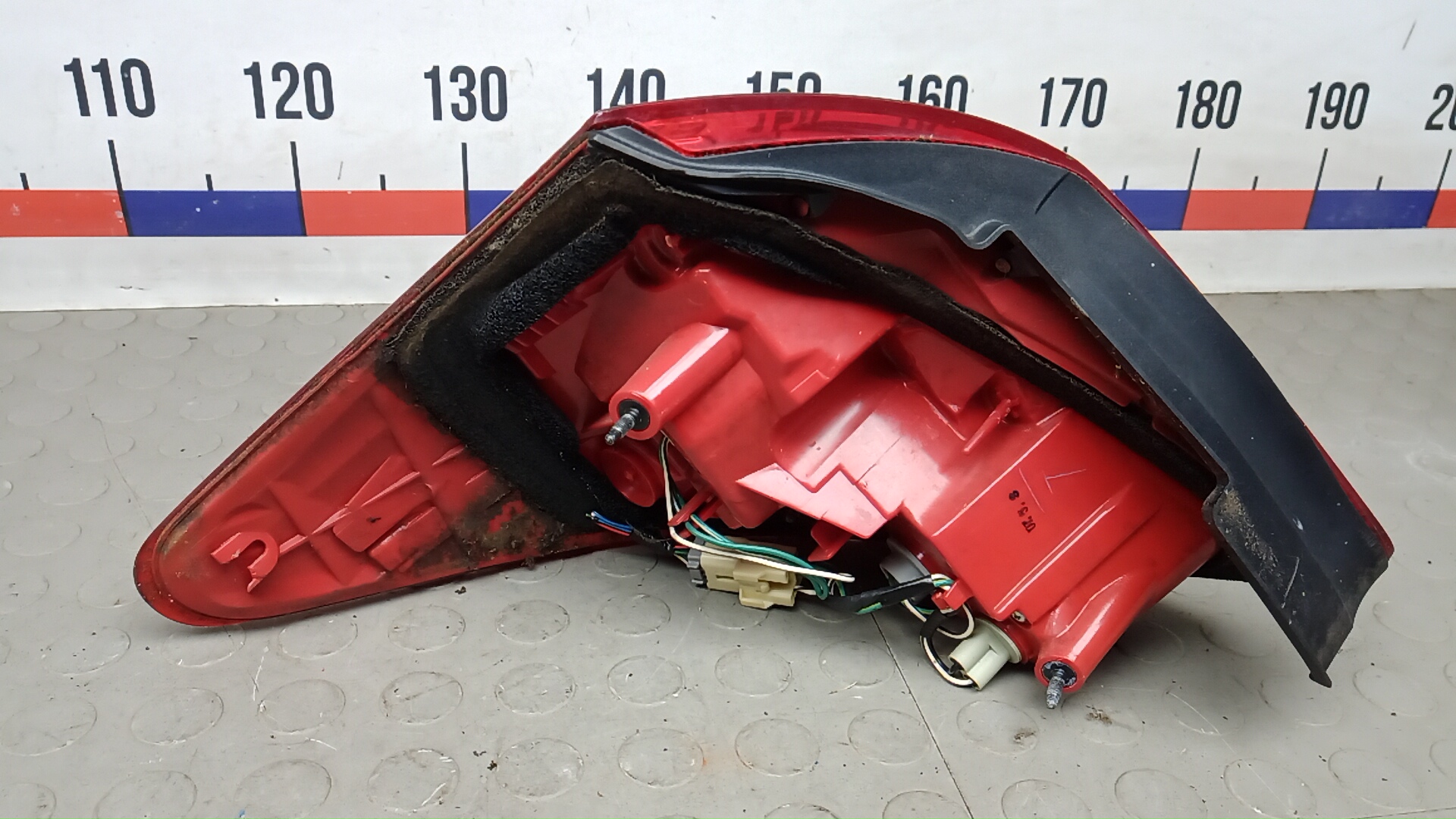 Фонарь задний правый