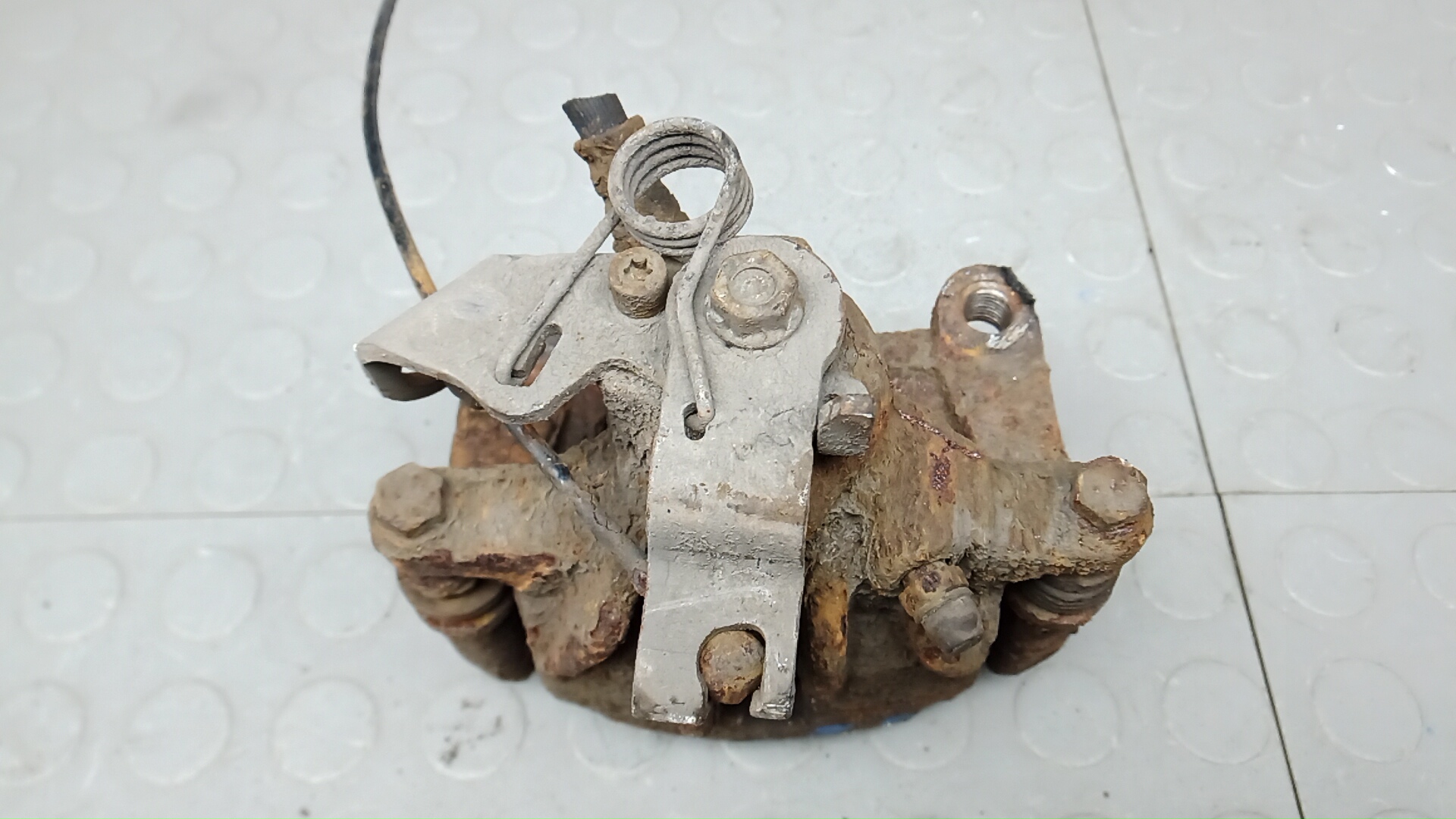 Суппорт задний правый