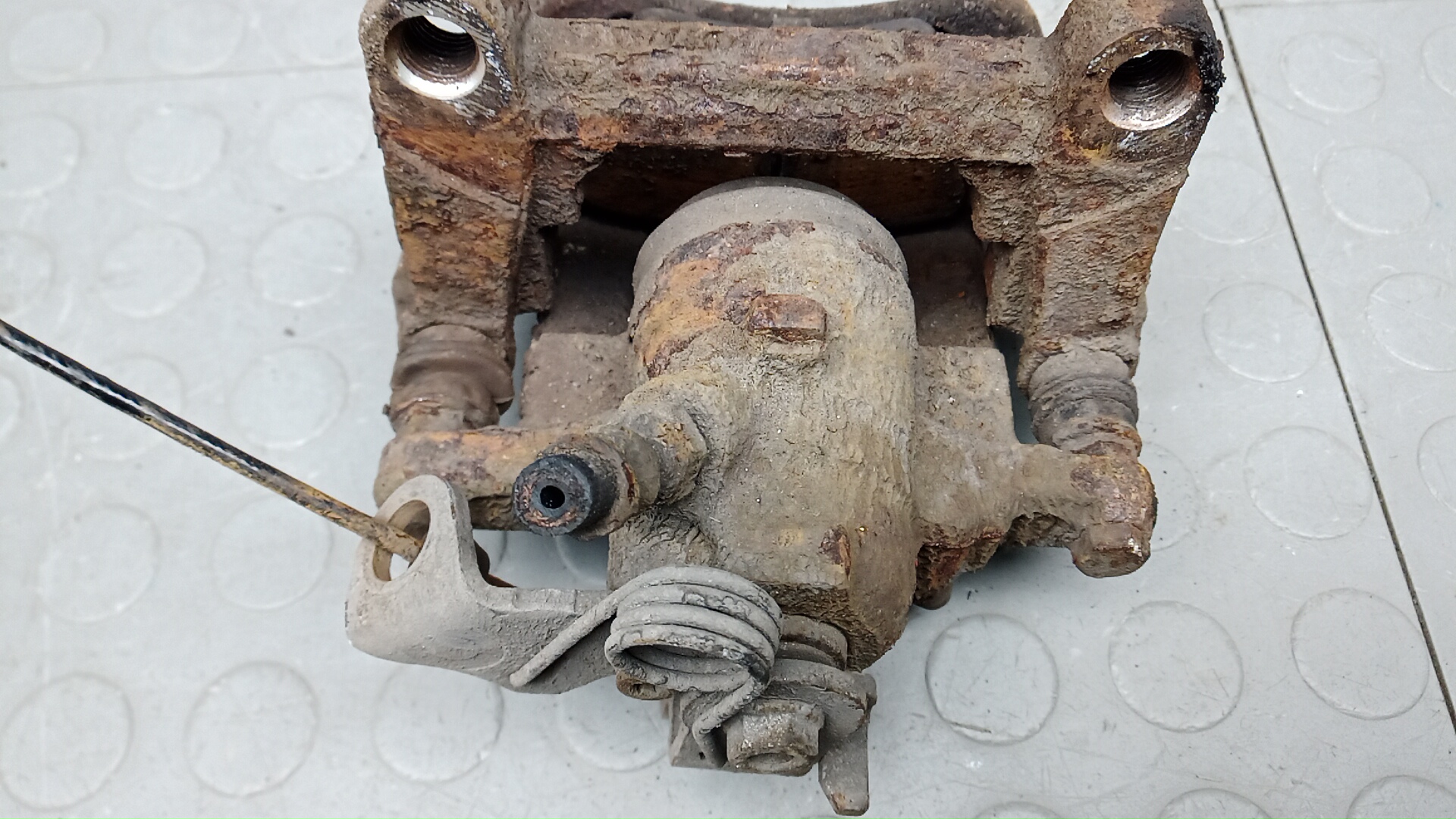 Суппорт задний правый