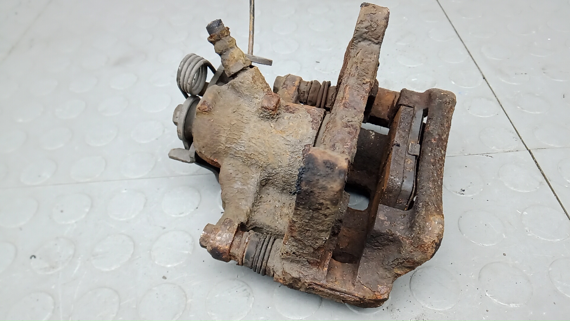 Суппорт задний правый