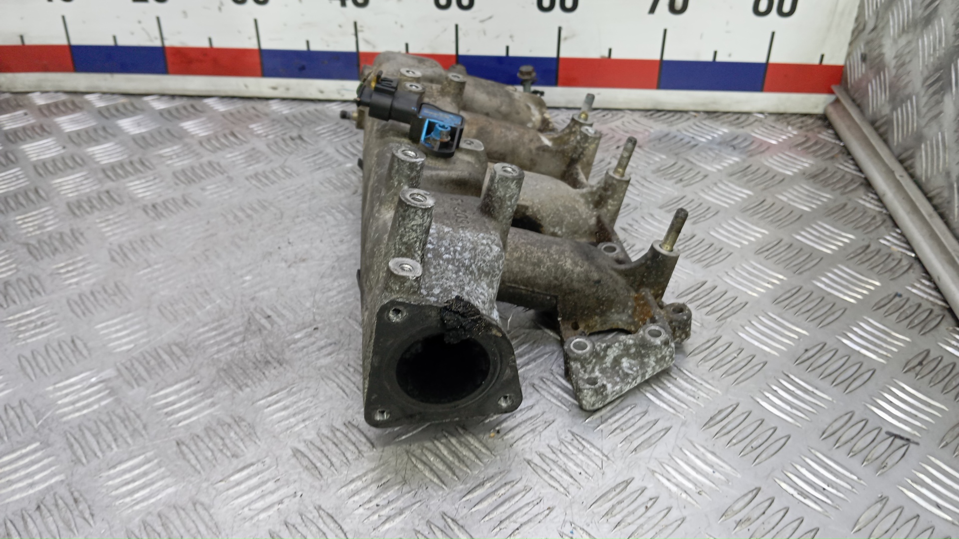 Коллектор впускной