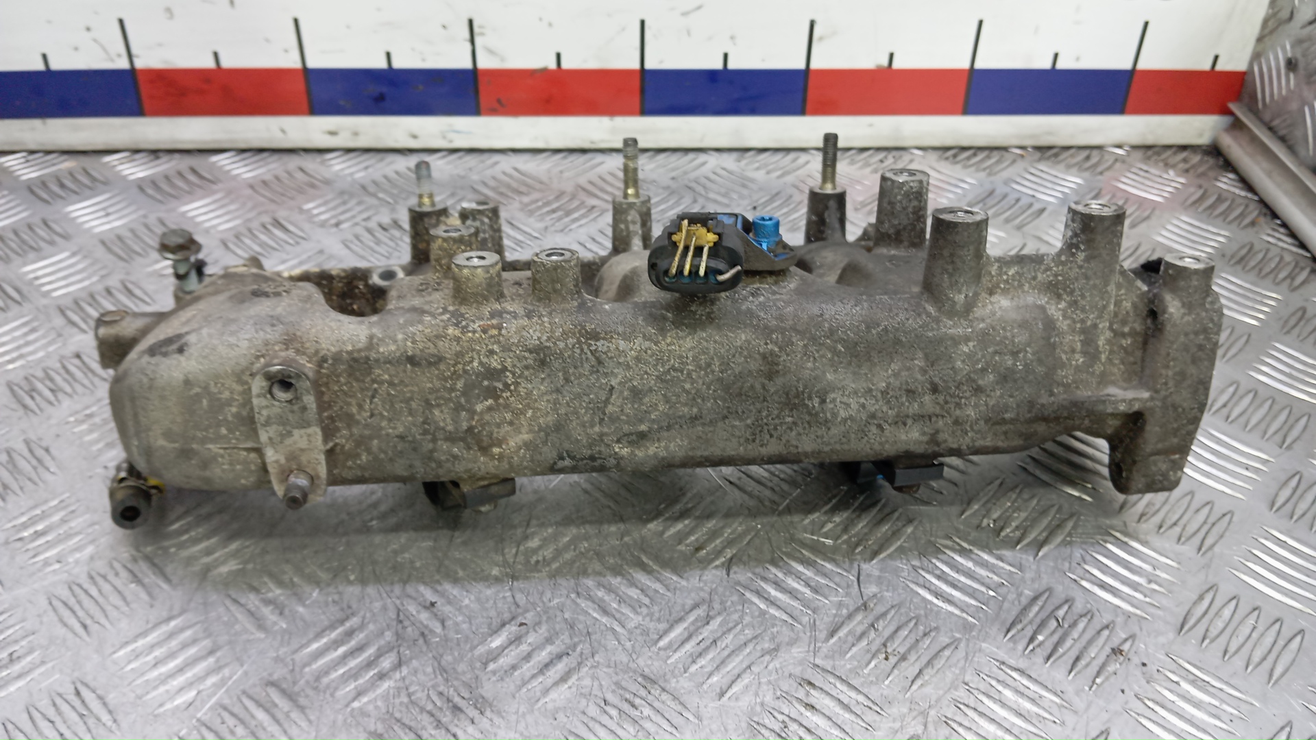 Коллектор впускной