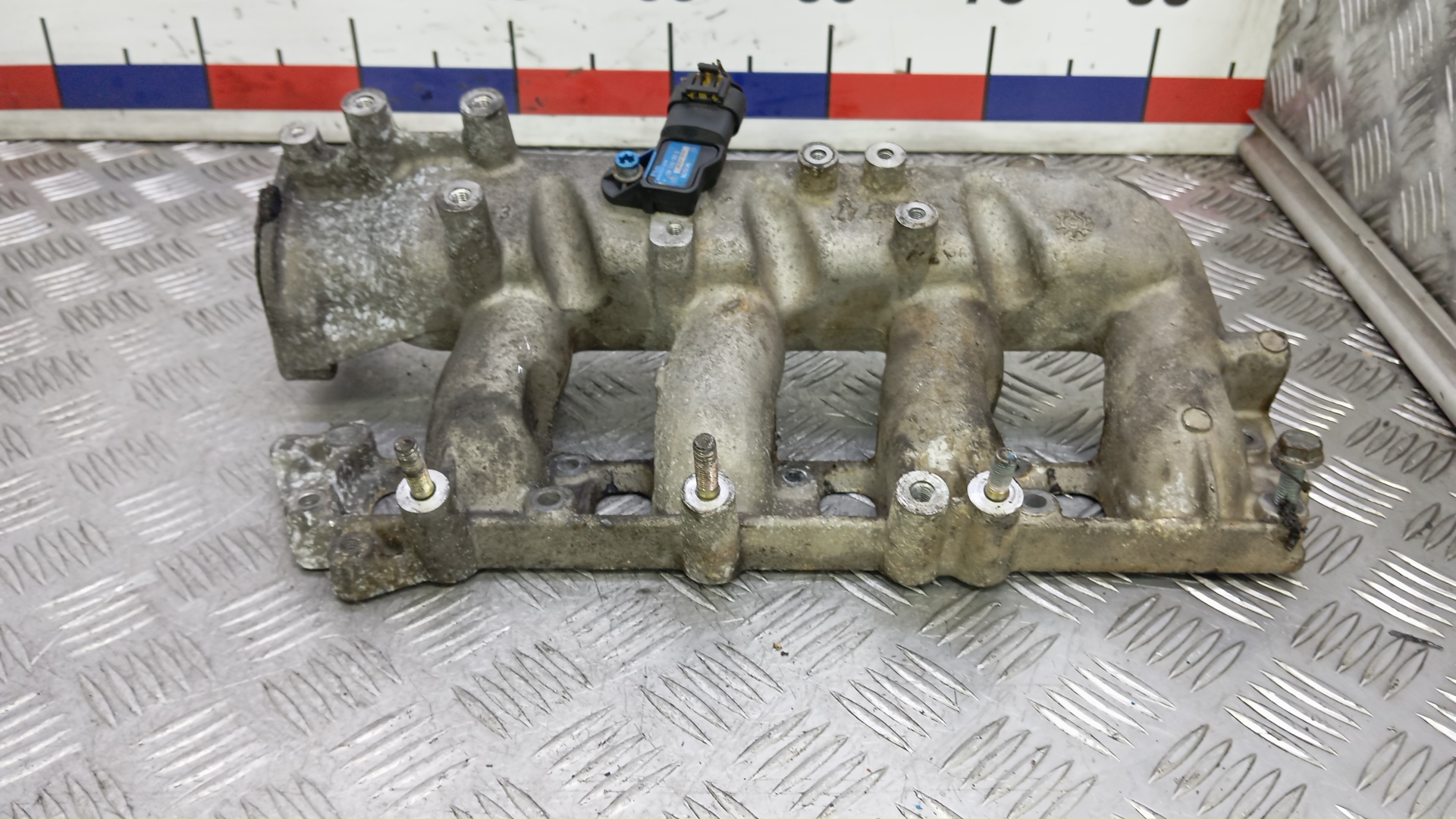 Коллектор впускной