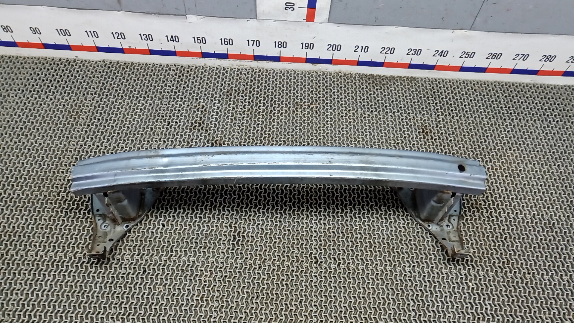 Кронштейн усилителя переднего бампера