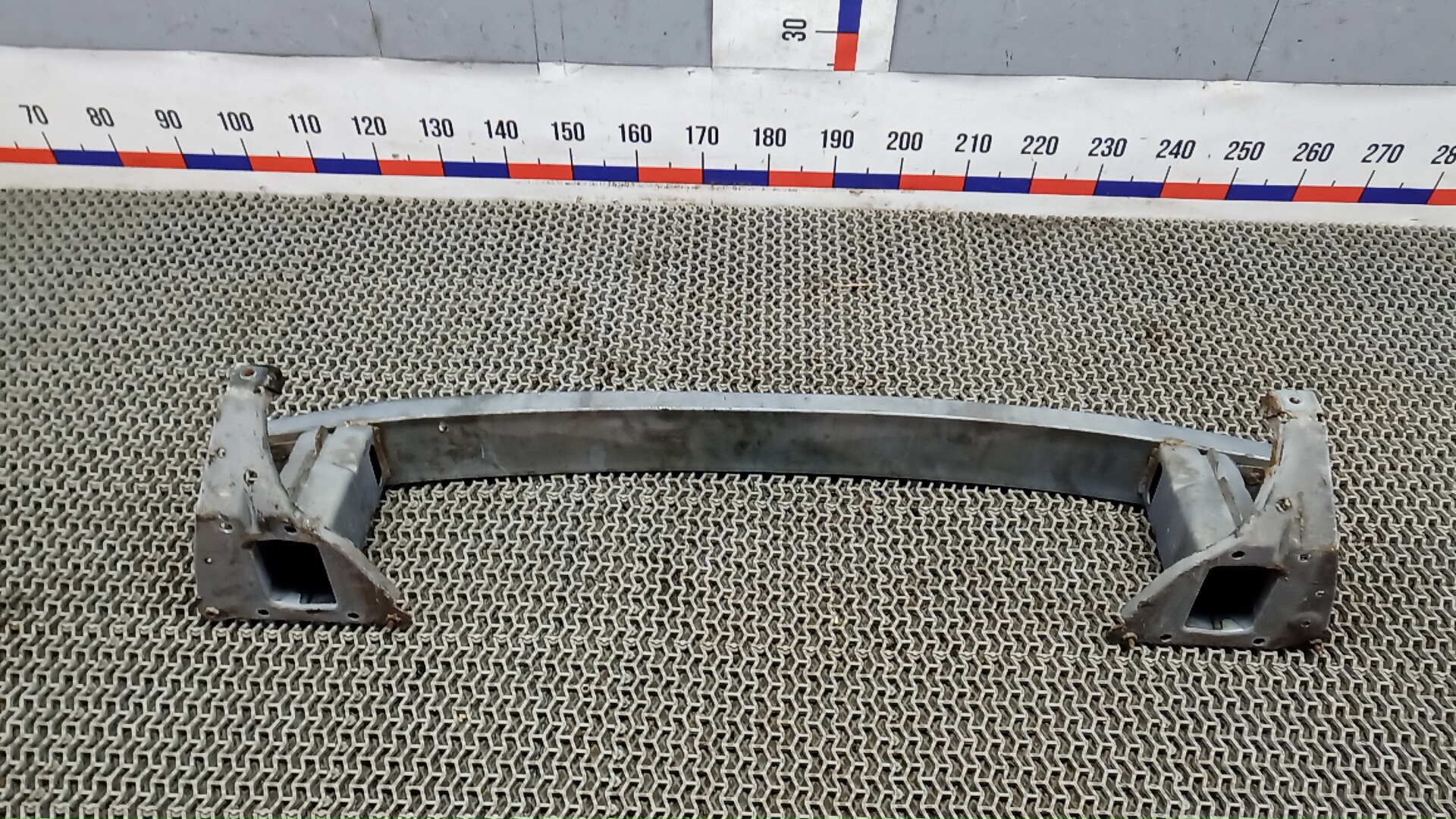 Кронштейн усилителя переднего бампера