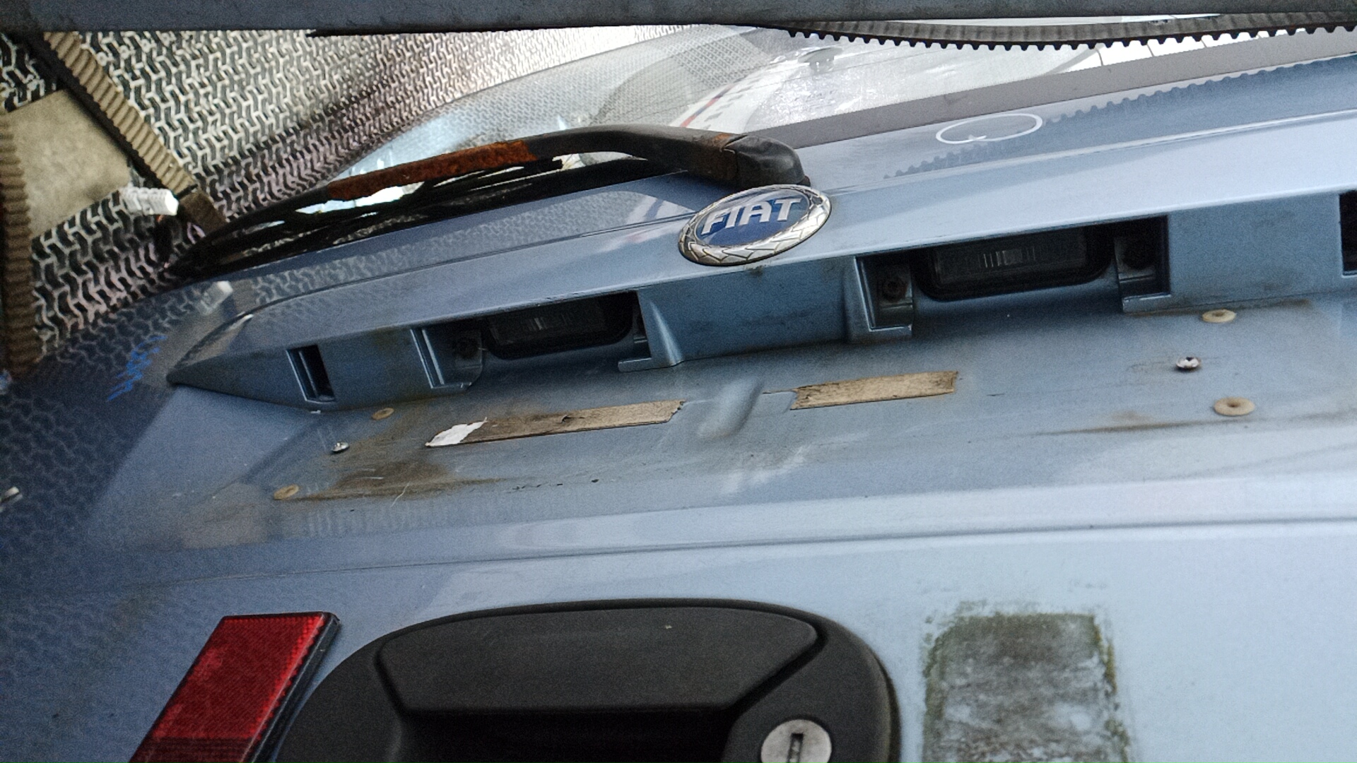 Дверь багажника