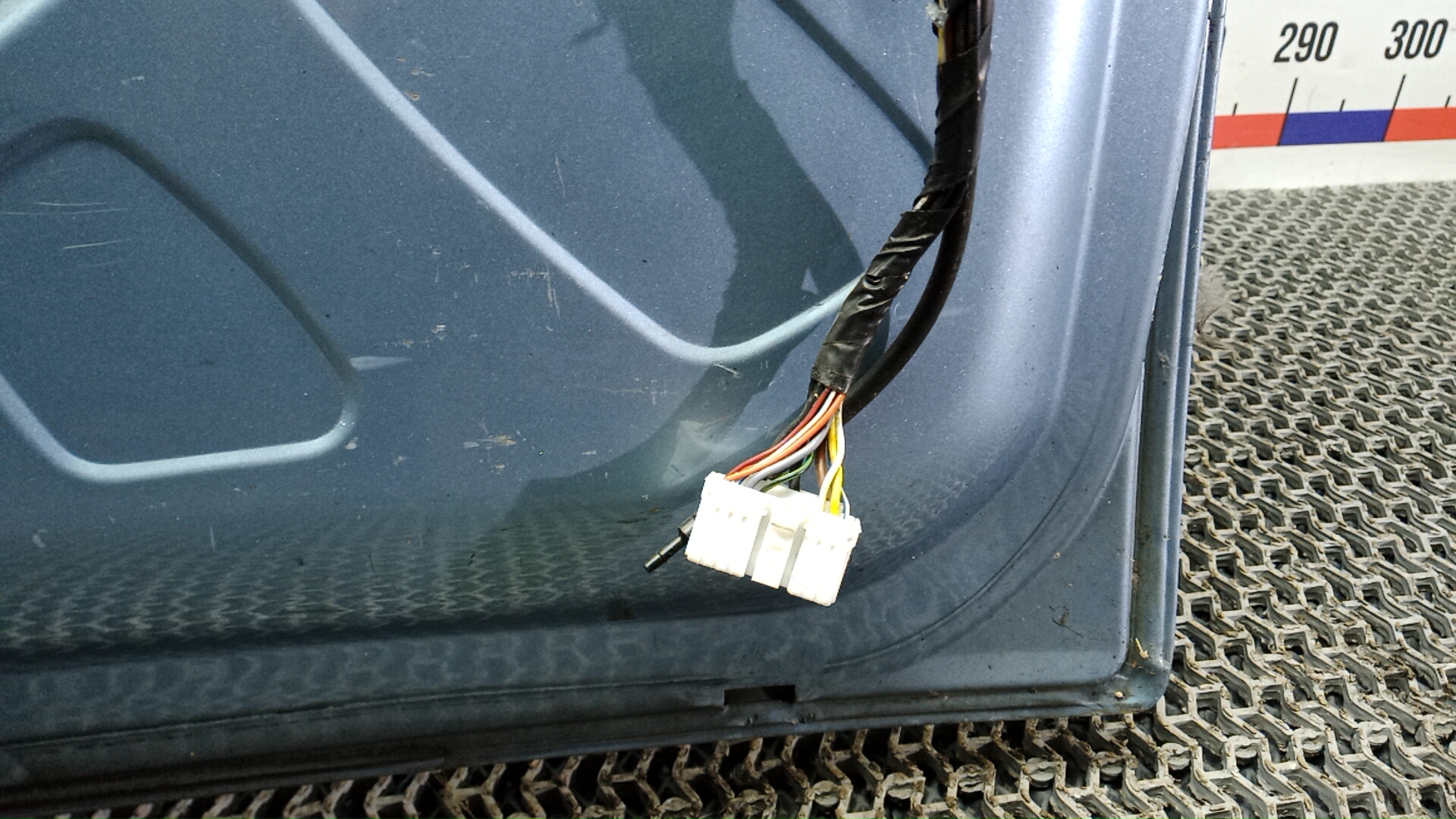 Дверь багажника