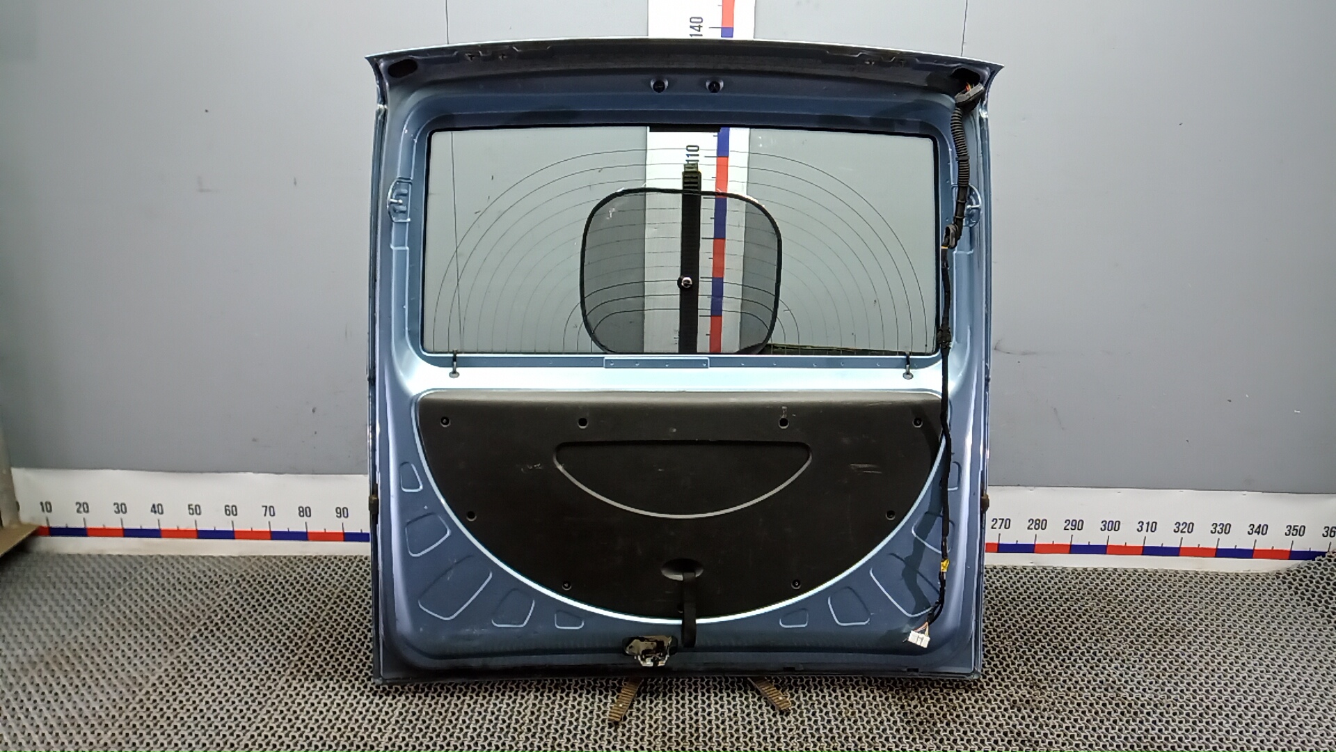 Дверь багажника