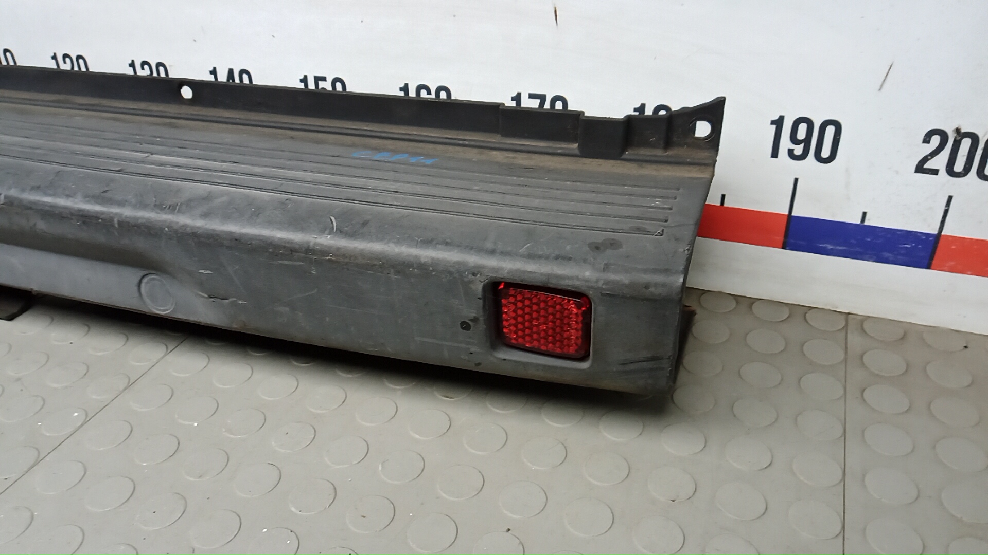 Бампер задний