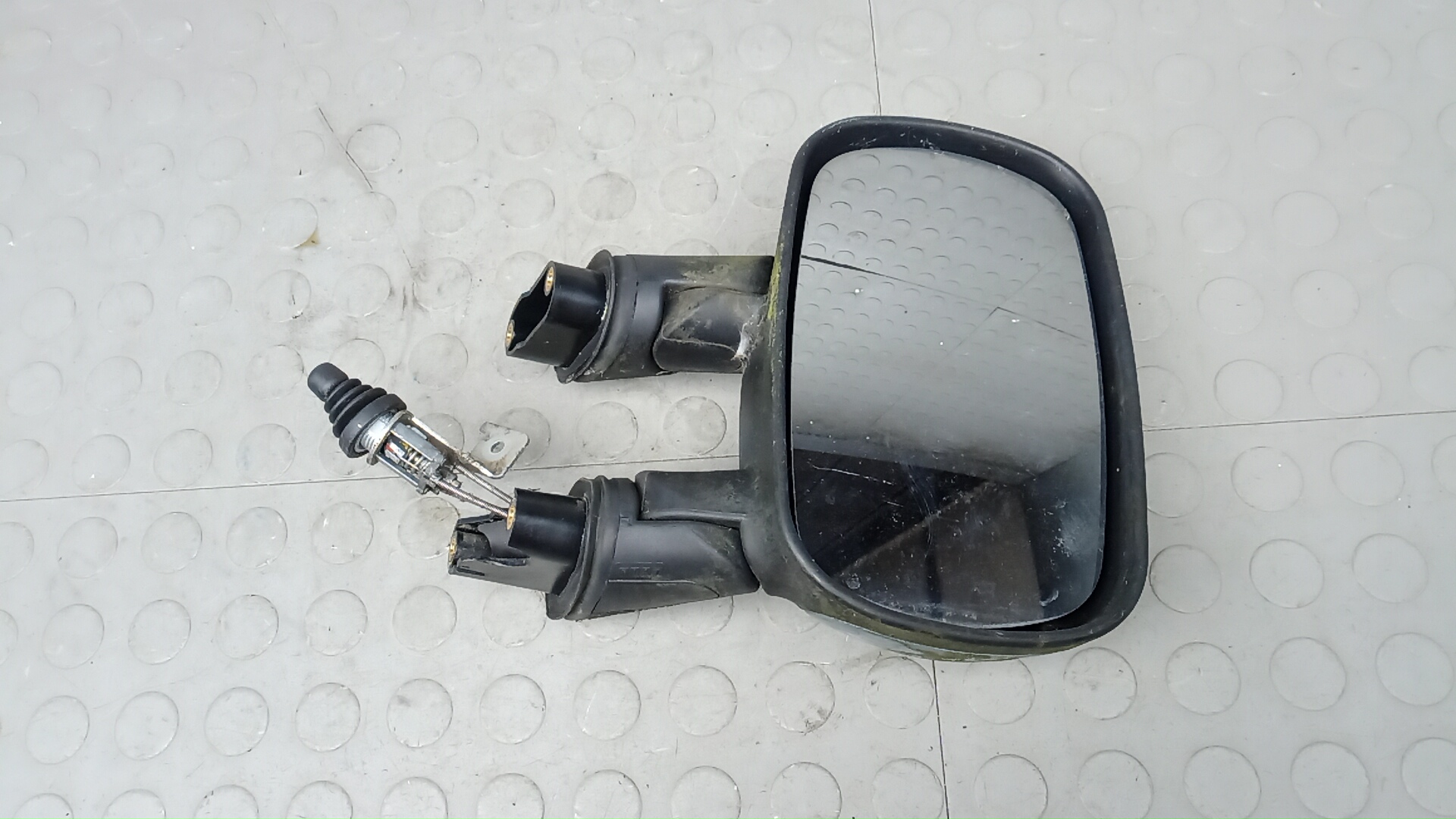 Зеркало правое электрическое