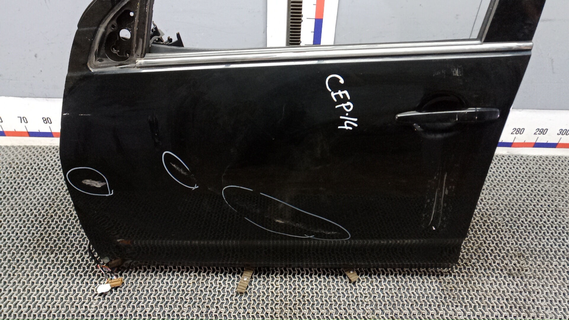 Дверь передняя левая