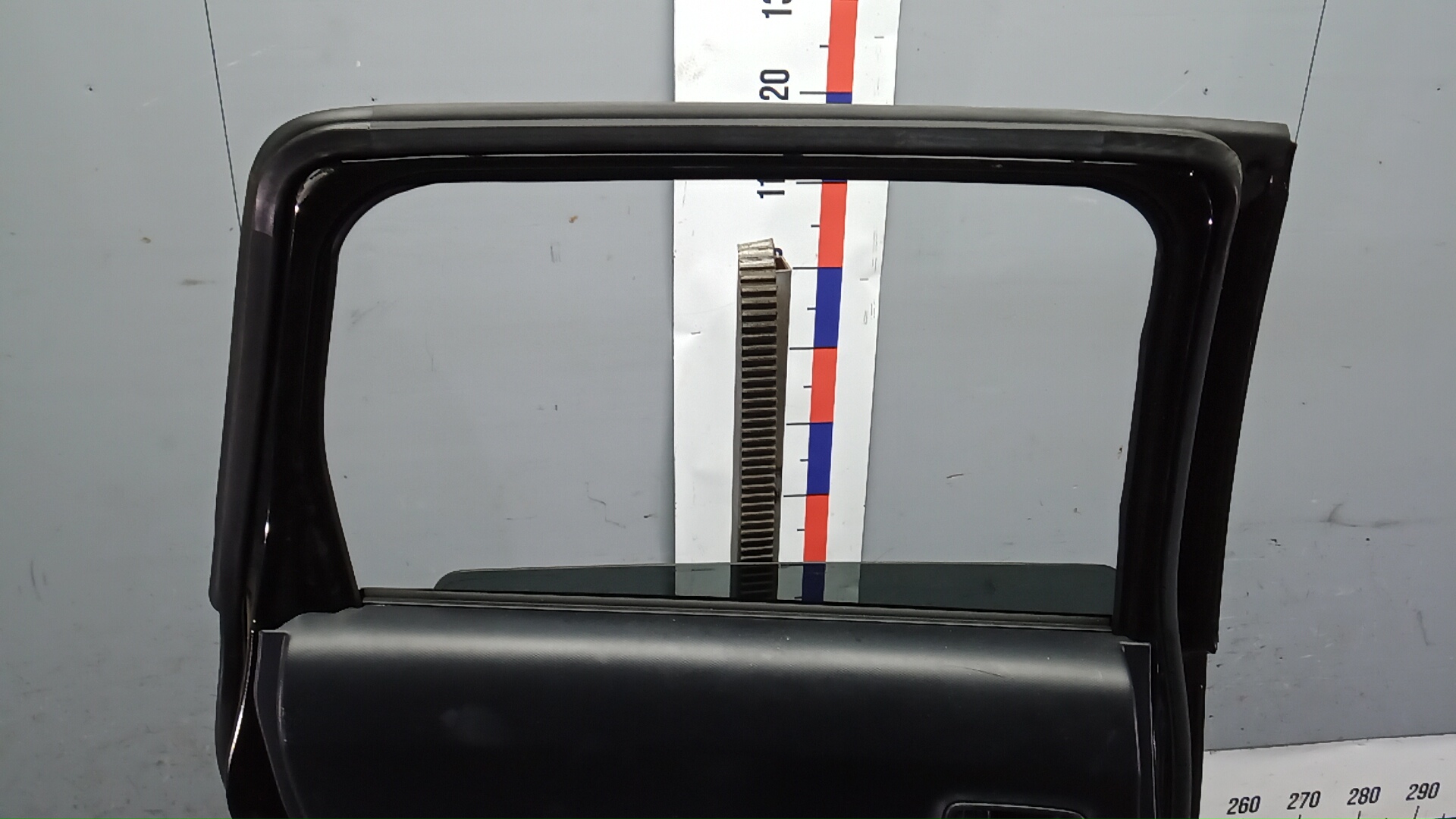 Дверь задняя левая