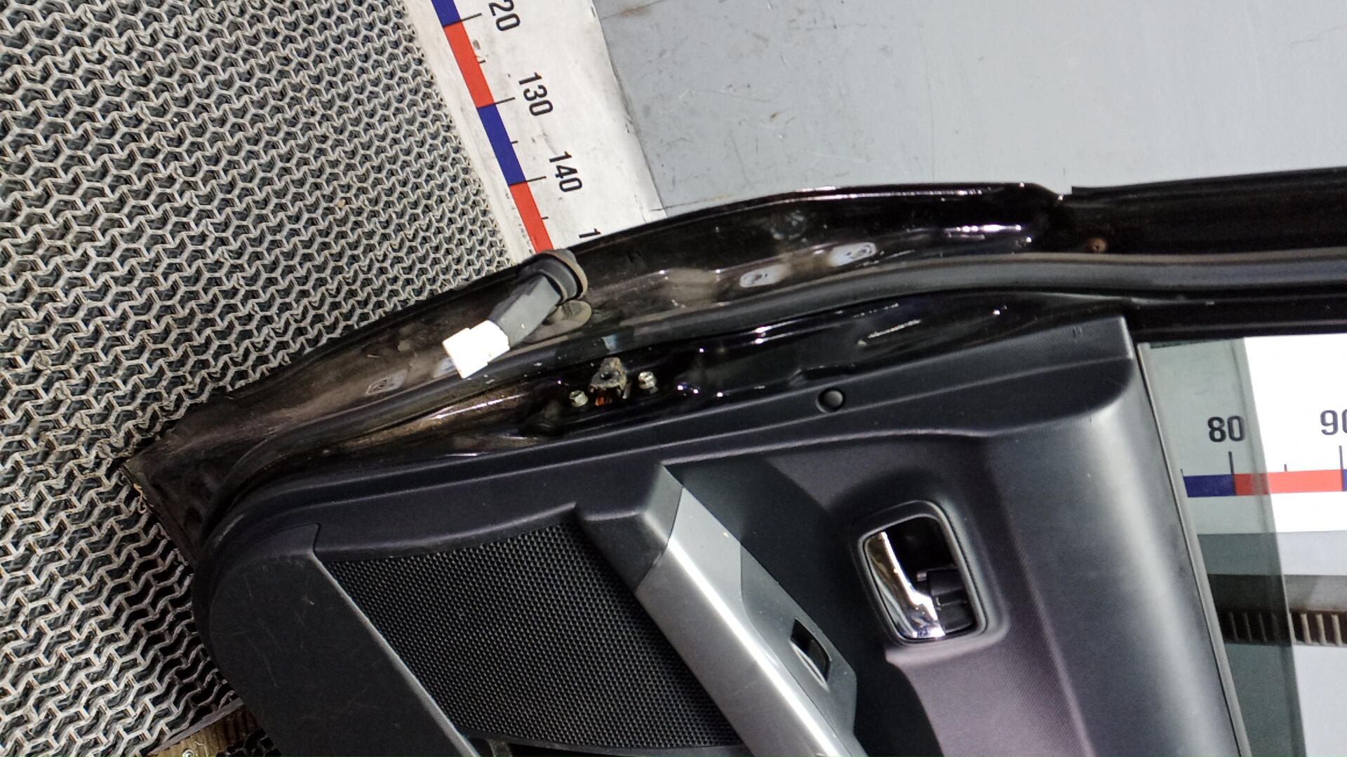 Дверь задняя правая