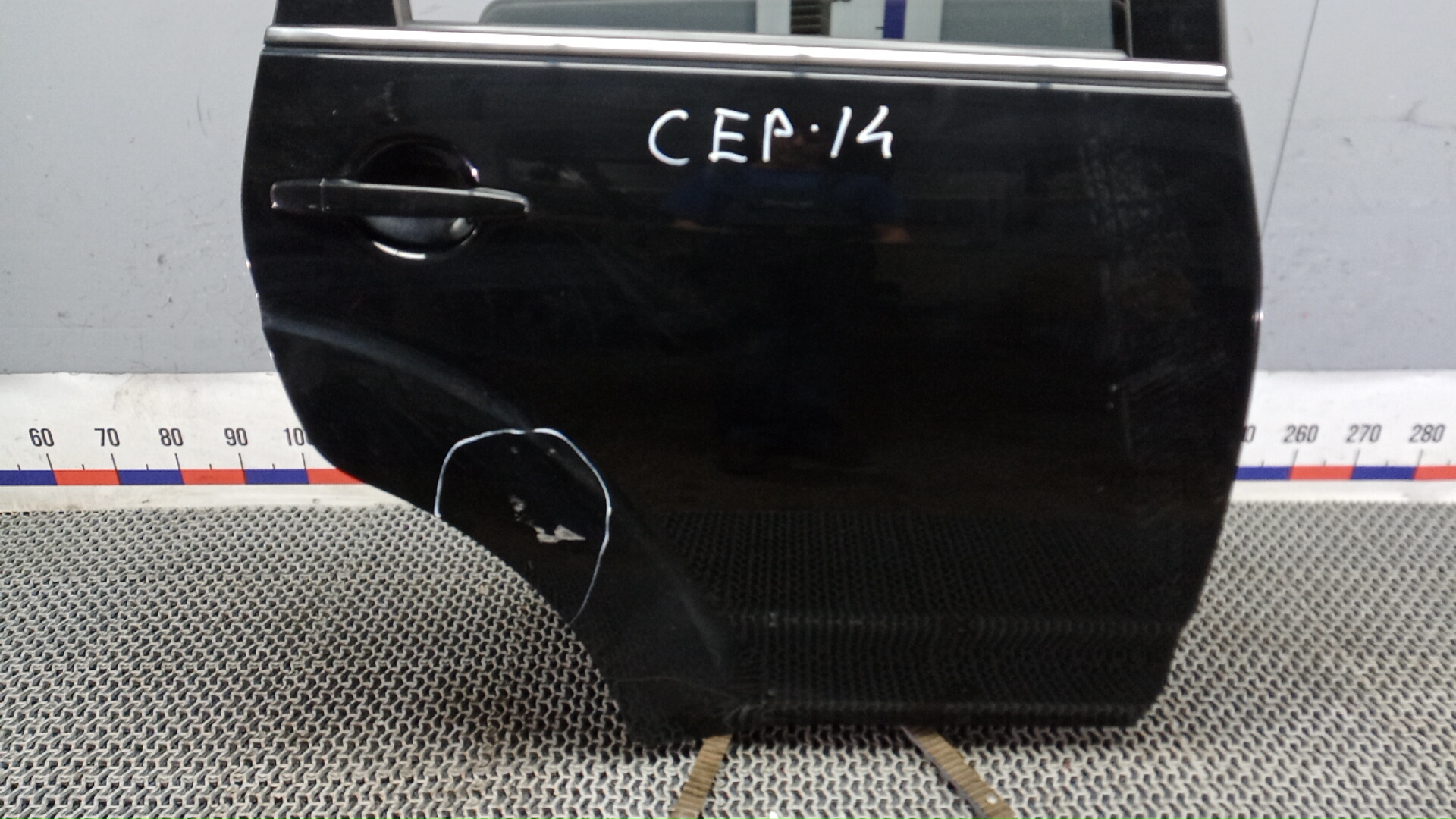 Дверь задняя правая